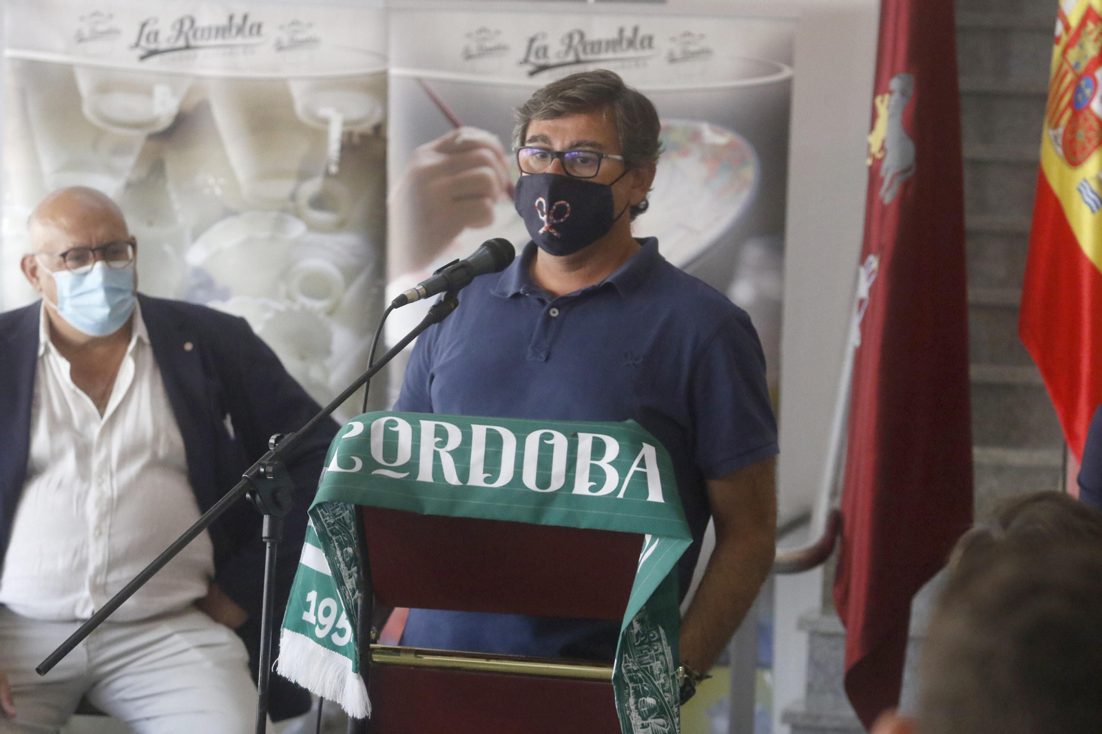 La presentación de Antonio Casas como jugador del Córdoba CF, en imágenes