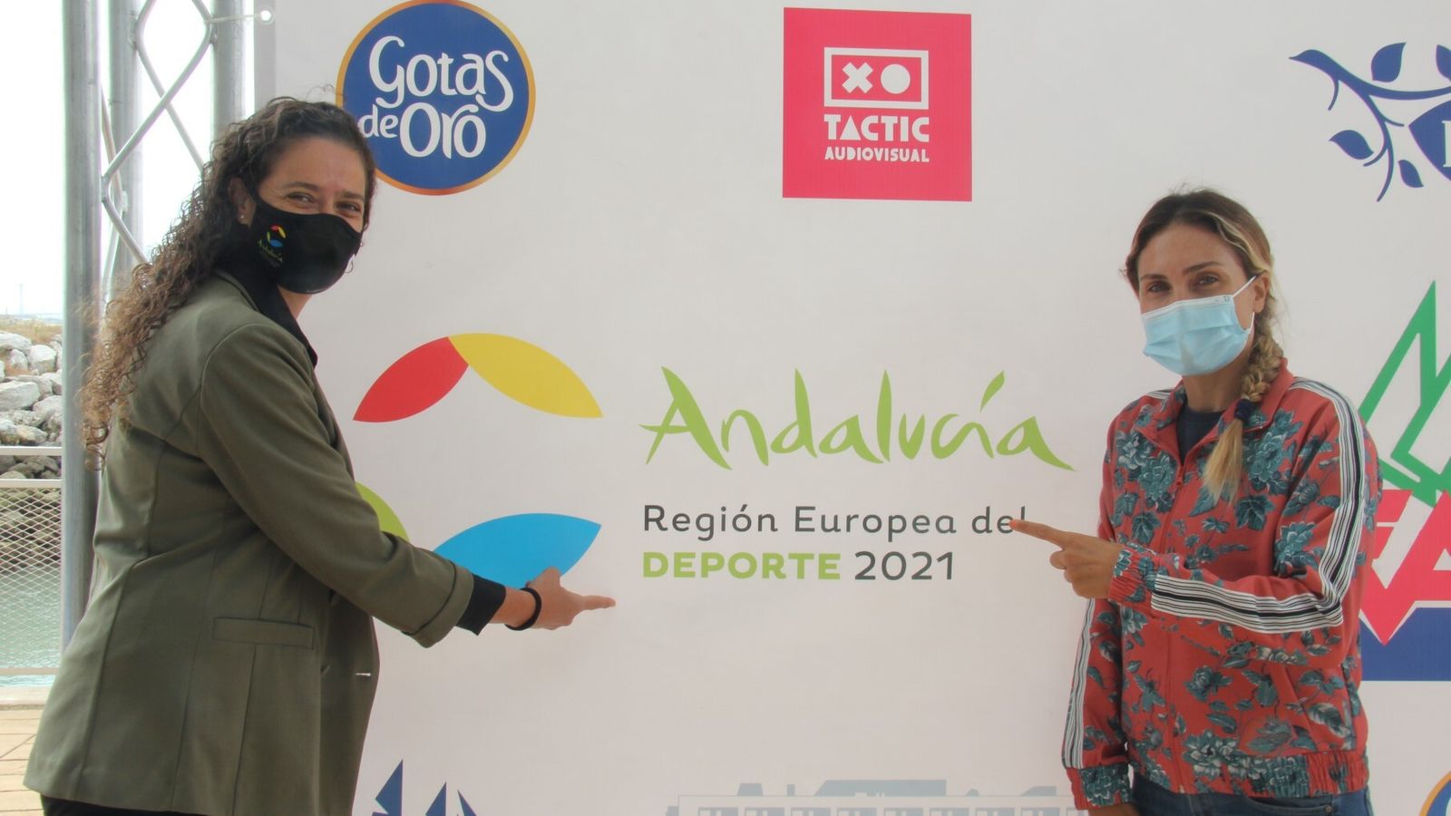 Isabel Sánchez y Blanca Manchón, durante el acto de presentación del Mundial en El Puerto de Santa María.