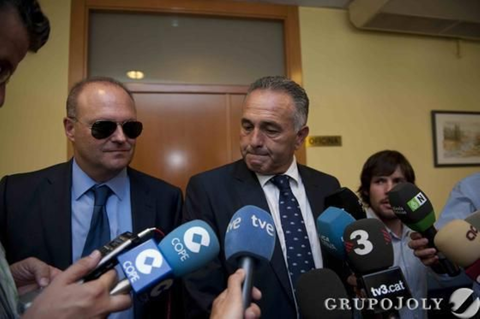 Pepe Mel y Rafael Gordillo atienden a la prensa en Tremp.

Foto: D.S.