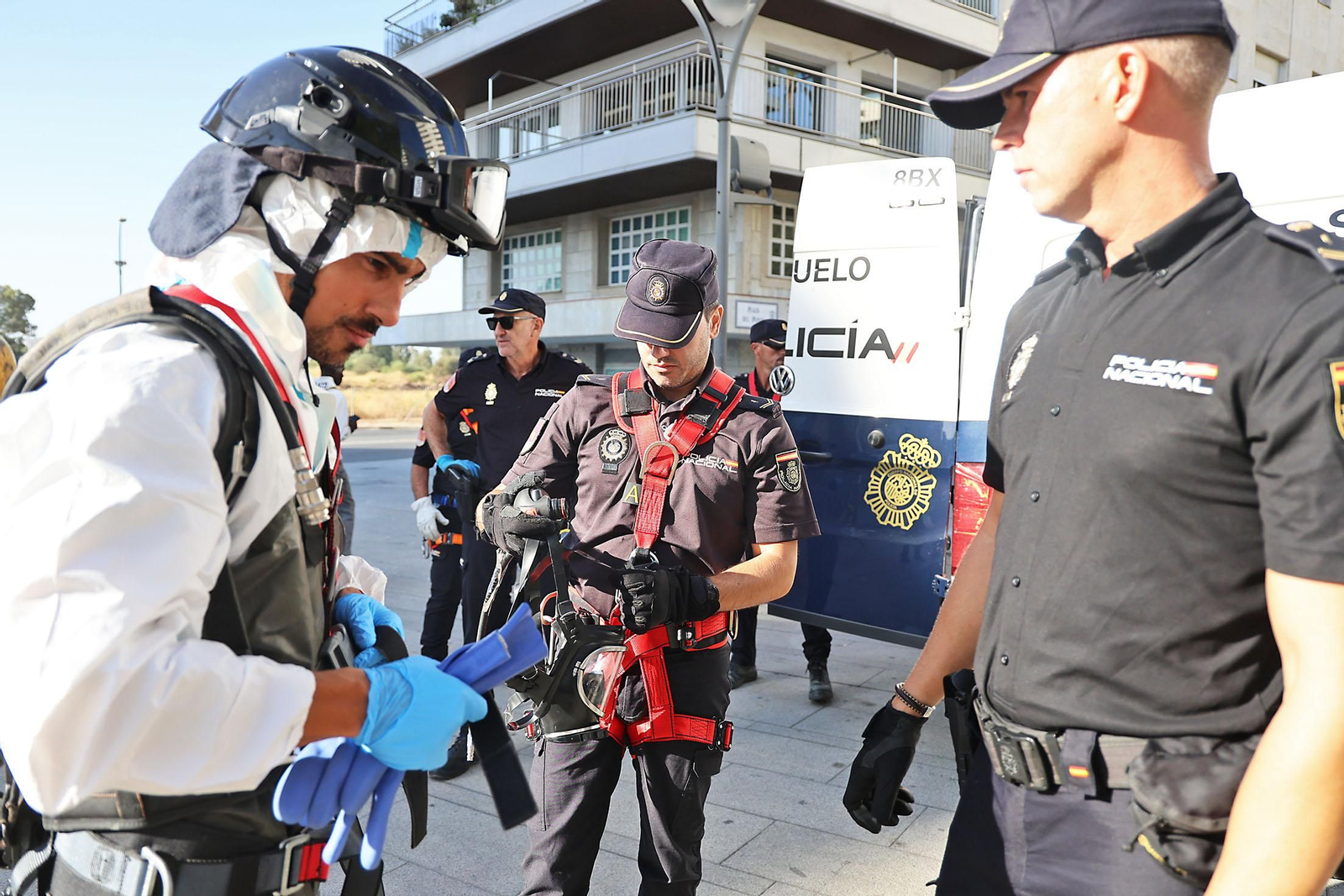 Así trabaja la Unidad de Subsuelo de la Policía para garantizar la seguridad en Huelva durante la Magna