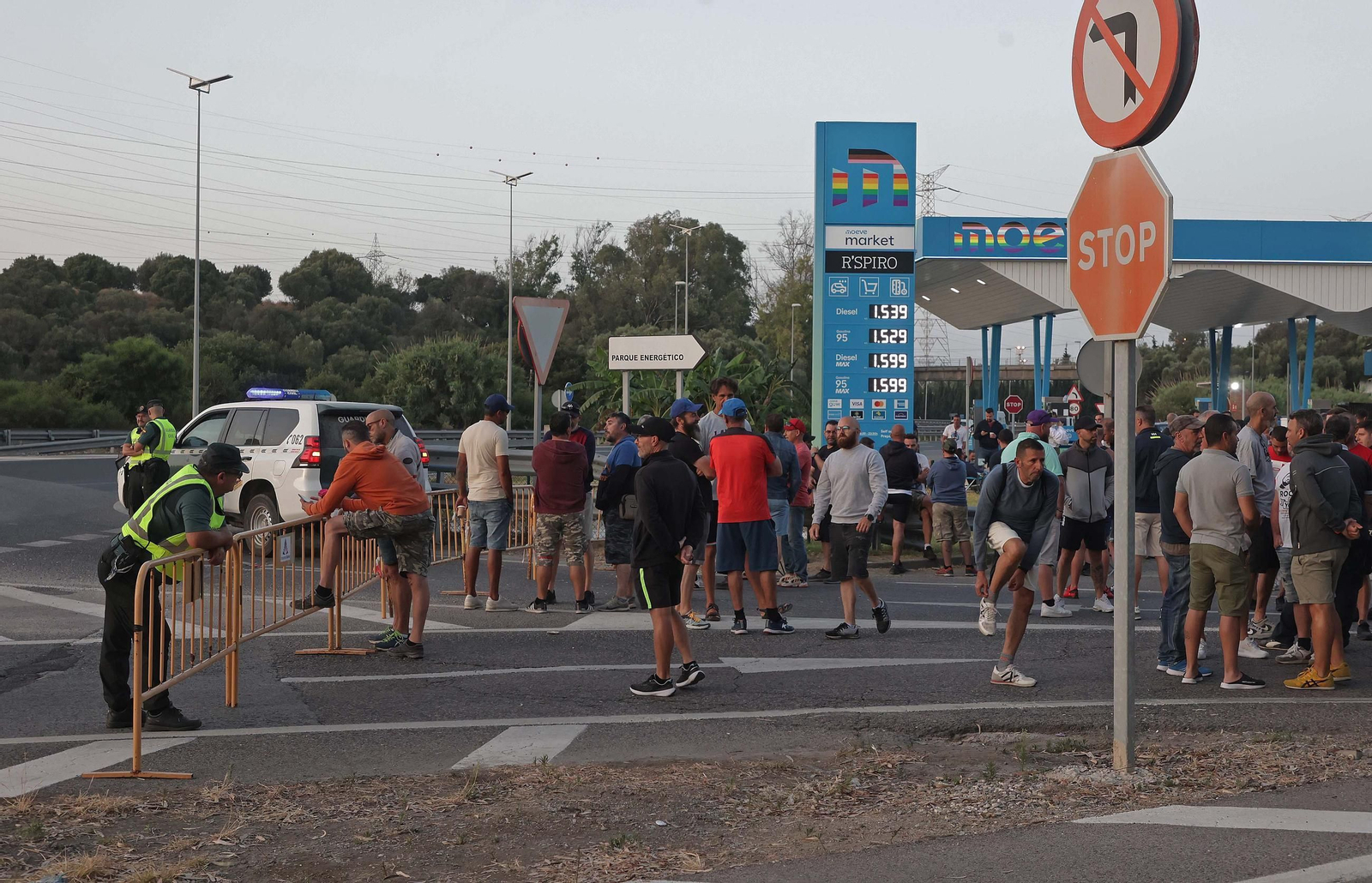 Fotos de la jornada del viernes de la huelga del metal en el Campo de Gibraltar