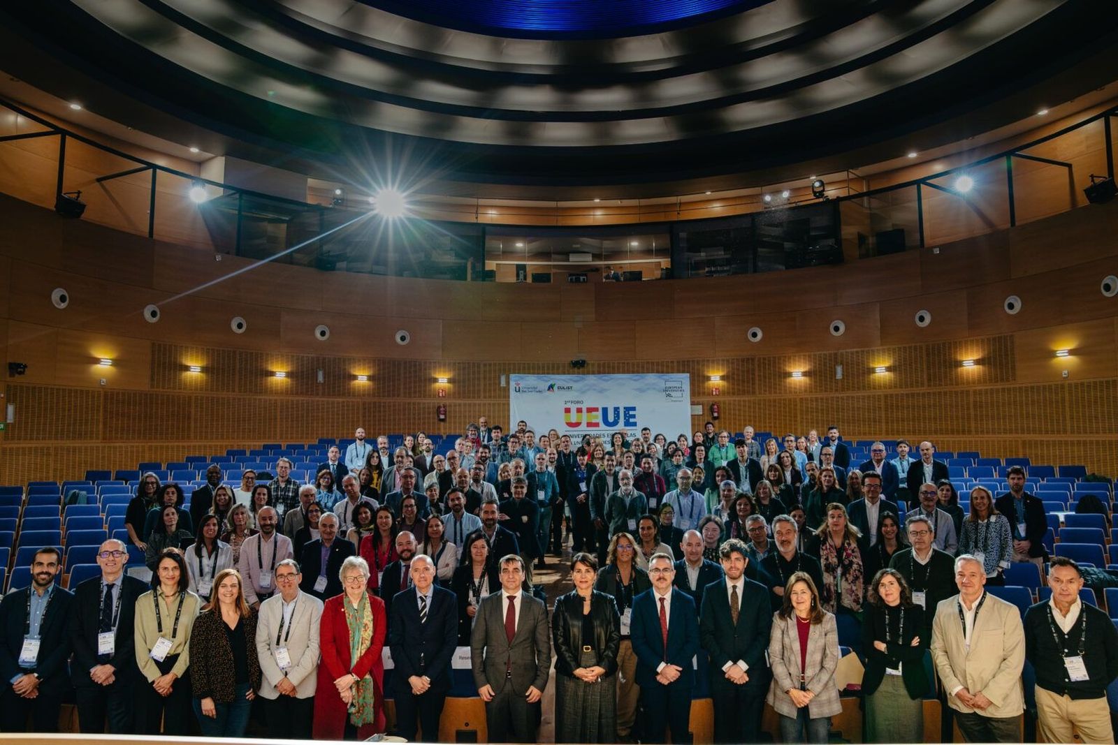 Foto de familia del I Foro de Universidades Españolas en Universidades Europeas.