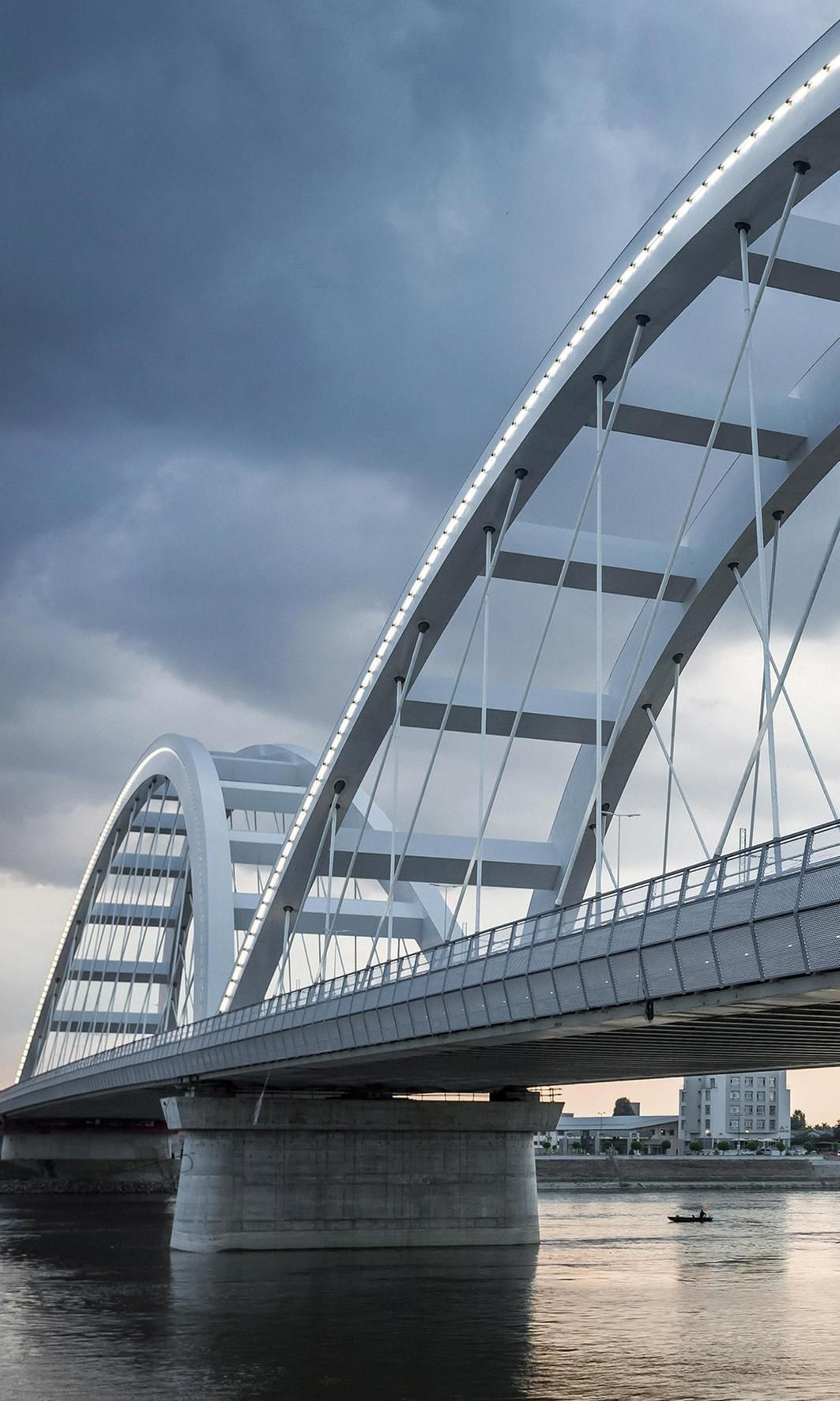 Puente sobre el Danubio, en Serbia.