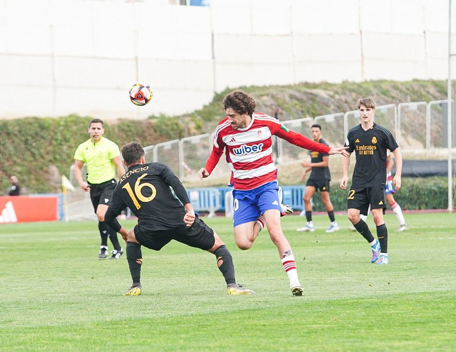 Las imágenes del Recreativo Granada - Real Madrid Castilla