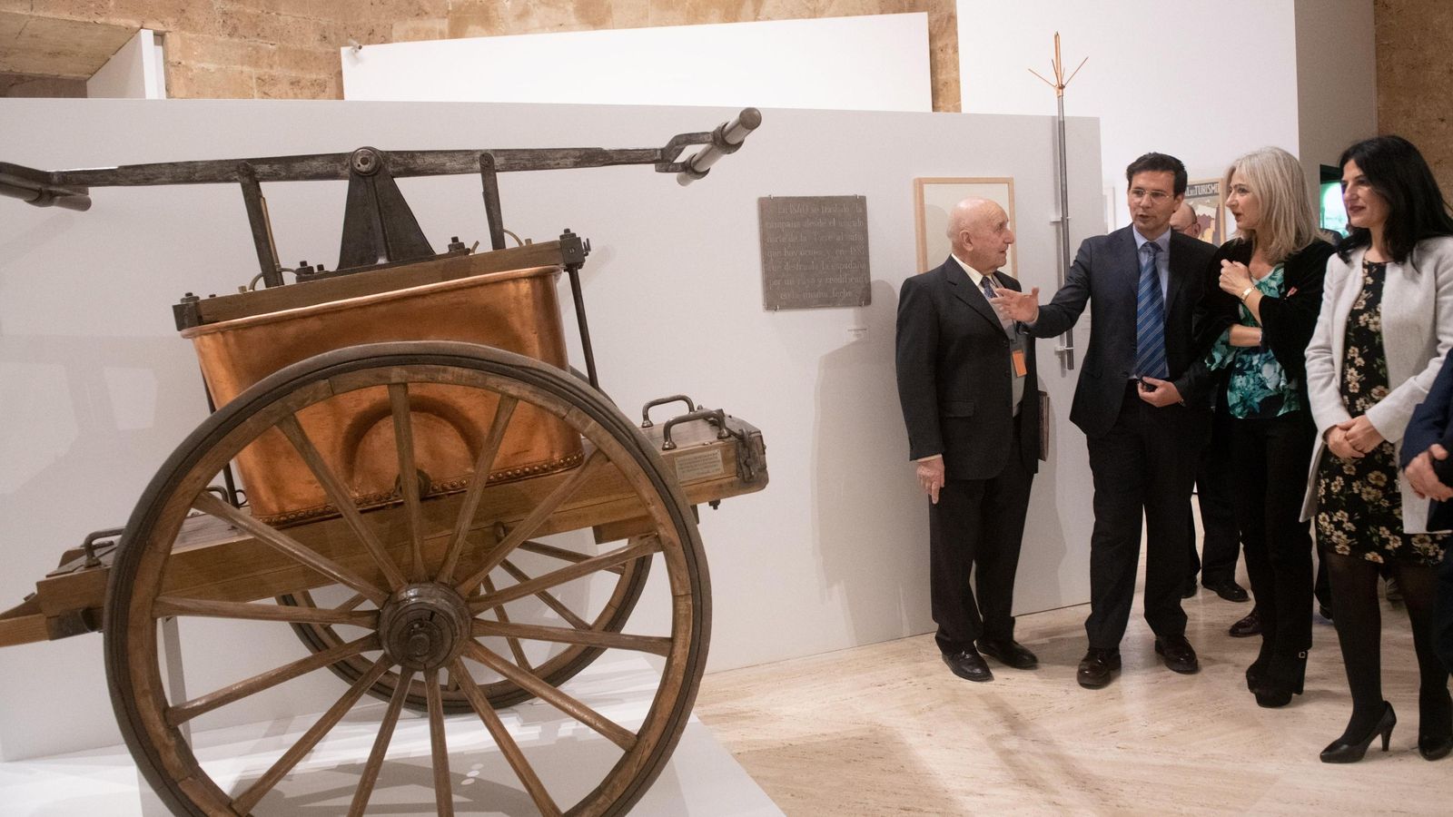 Artículo de época exhibido en la exposición.