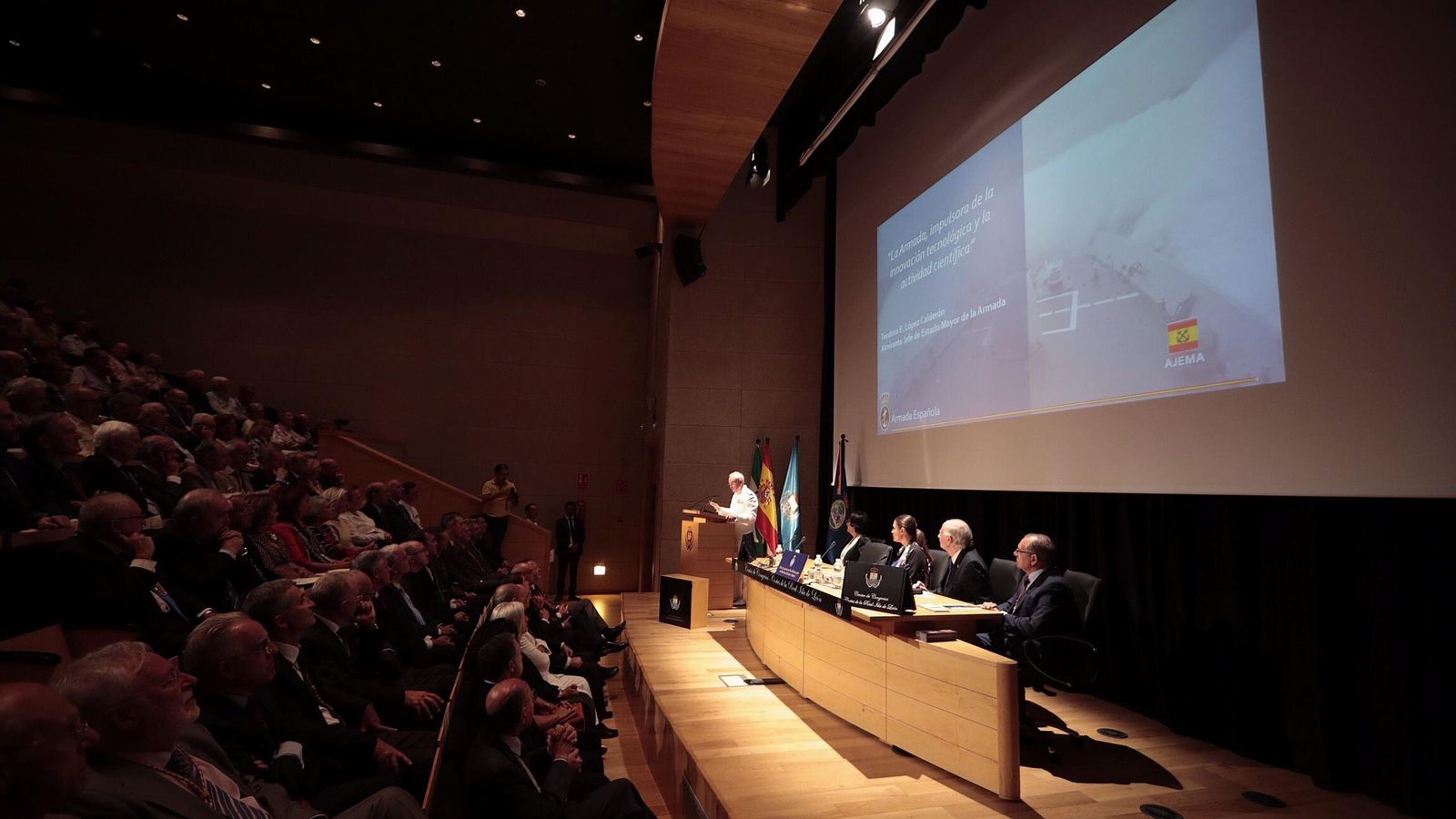 Aspecto que presentaba el centro de congresos durante la conferencia del AJEMA.