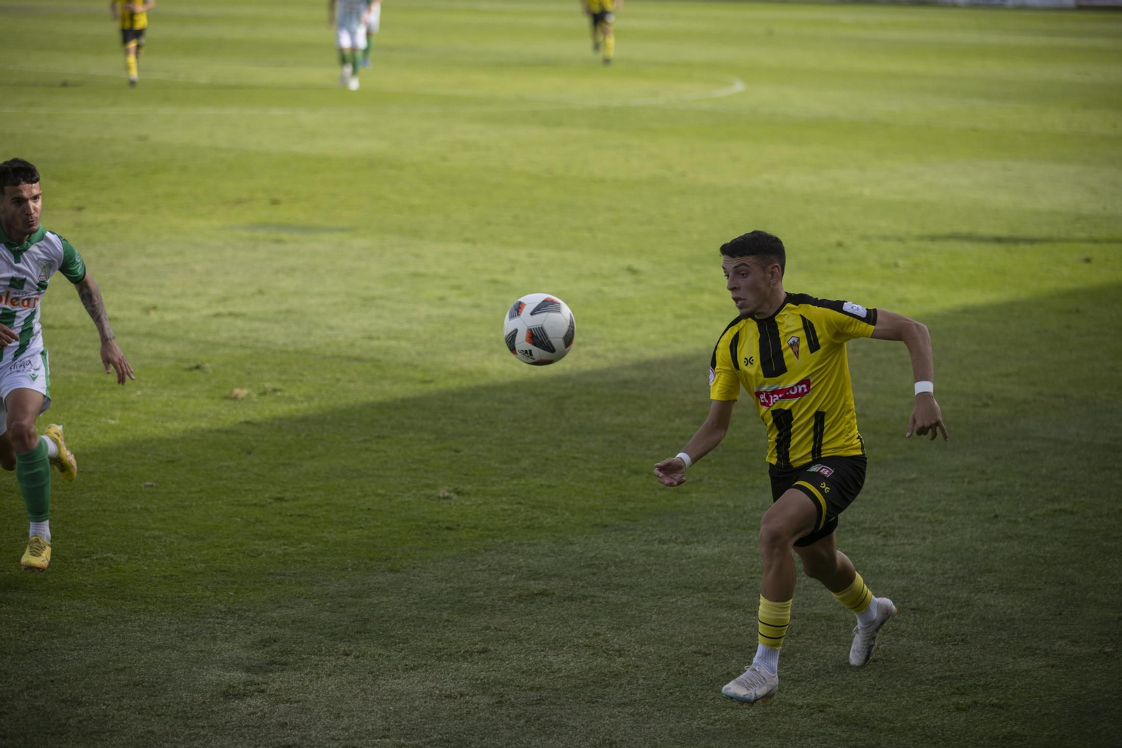 Imágenes del partido entre el San Roque de Lepe y el Atlético Sanluqueño