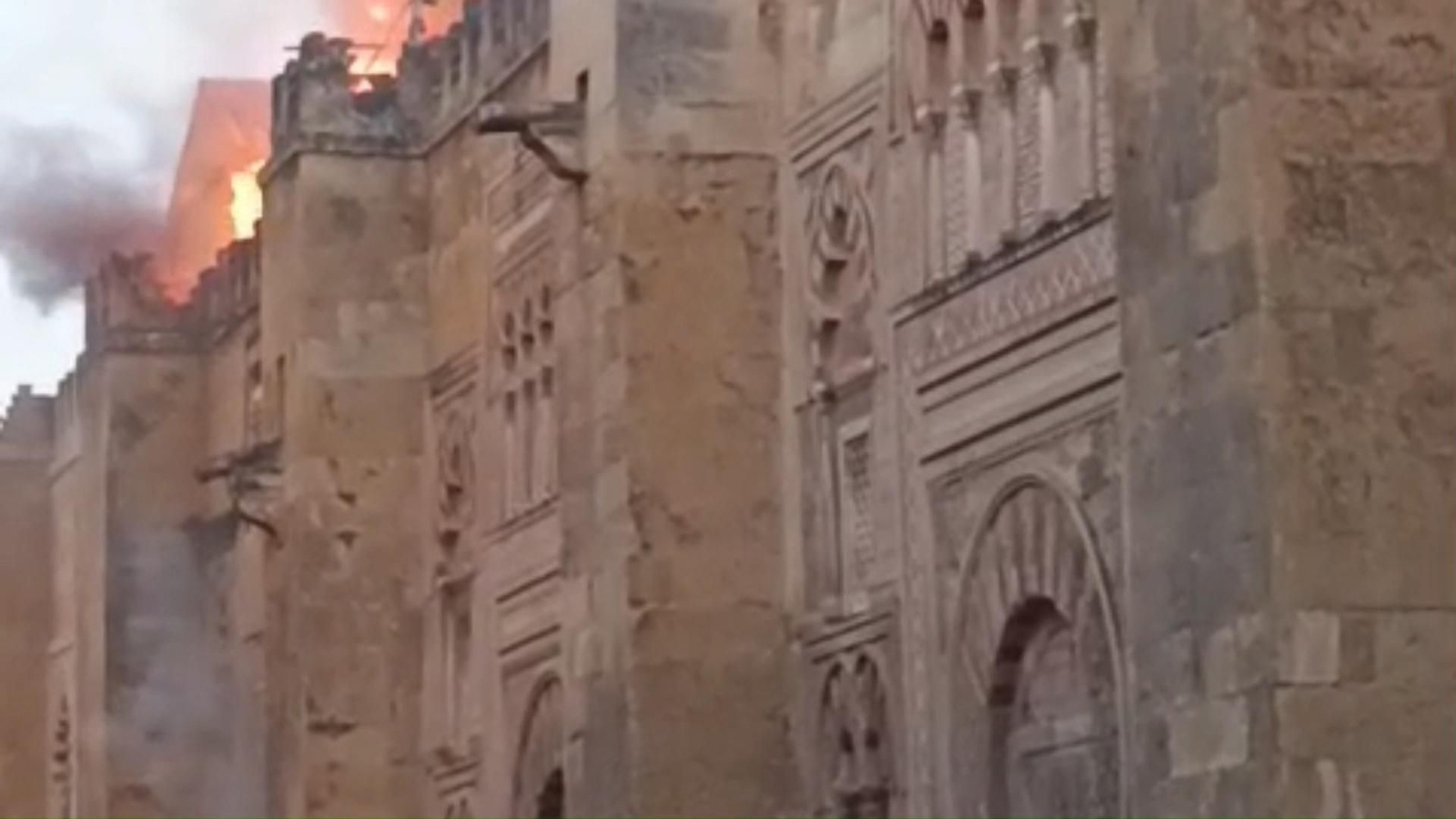 Declarado un incendio en la Mezquita-Catedral de Córdoba