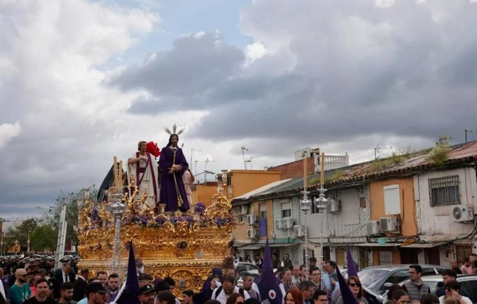 El paso de misterio de Jesús Cautivo ante Pilato