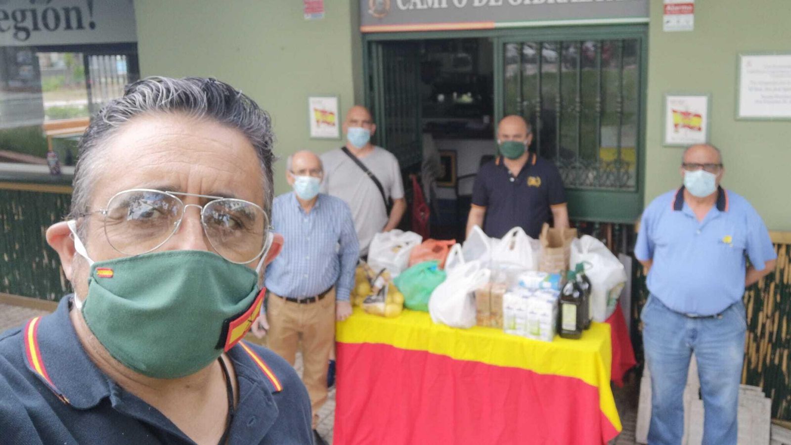 Una de las citas para la recogida de alimentos de la Hermandad de Antiguos Legionarios de Algeciras.