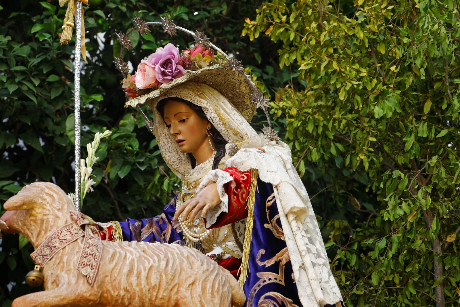 La procesión de la Divina Pastora de las Almas de Córdoba, en imágenes