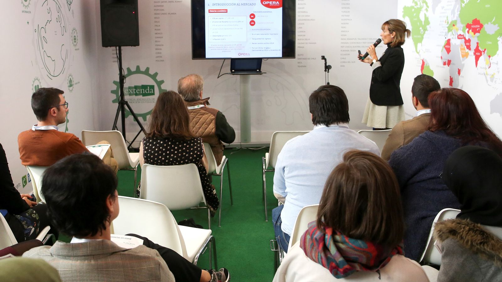 Una ponencia en un evento de Extenda.