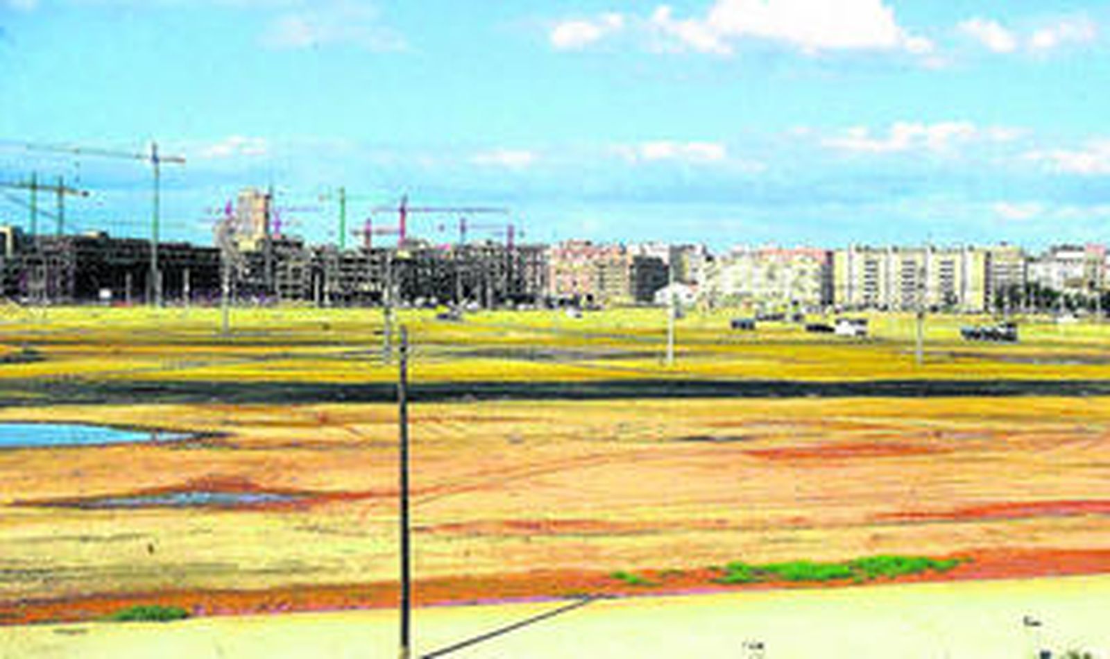 Terrenos del Recinto Colombino donde irá ubicado parte del proyecto urbanístico del Ensanche Sur en la capital onubense.