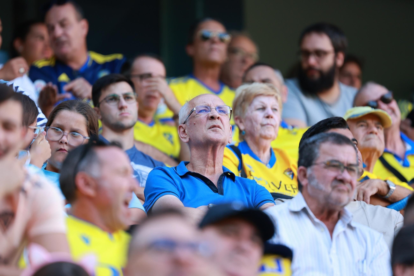 Búscate entre las fotos del partido de fútbol Cádiz CF - CD Eldense