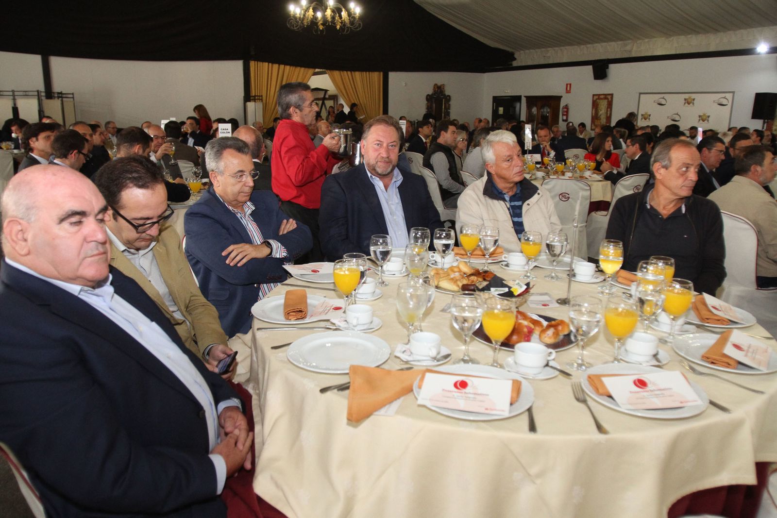 Imágenes del Desayuno Informativo del Grupo Joly con Javier Targhetta