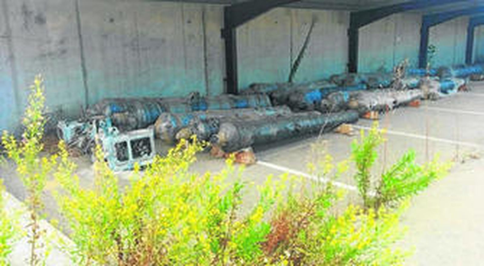 Las piezas de artillería, en el aparcamiento del parque de la Historia y el Mar, en una fotografía difundida por la plataforma.