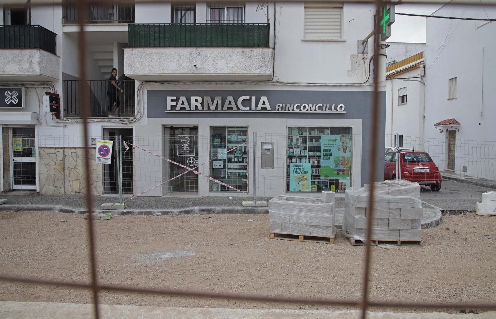 Fotos de las obras de renovación de infraestructuras hidráulicas en la avenida Diputación de Algeciras