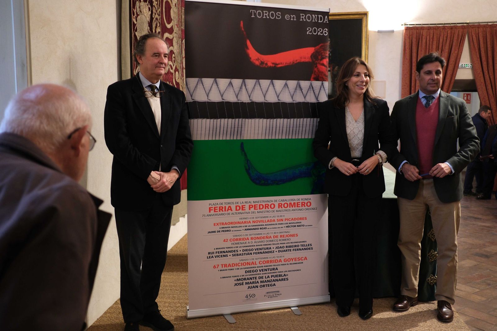 Presentación del cartel anunciador.