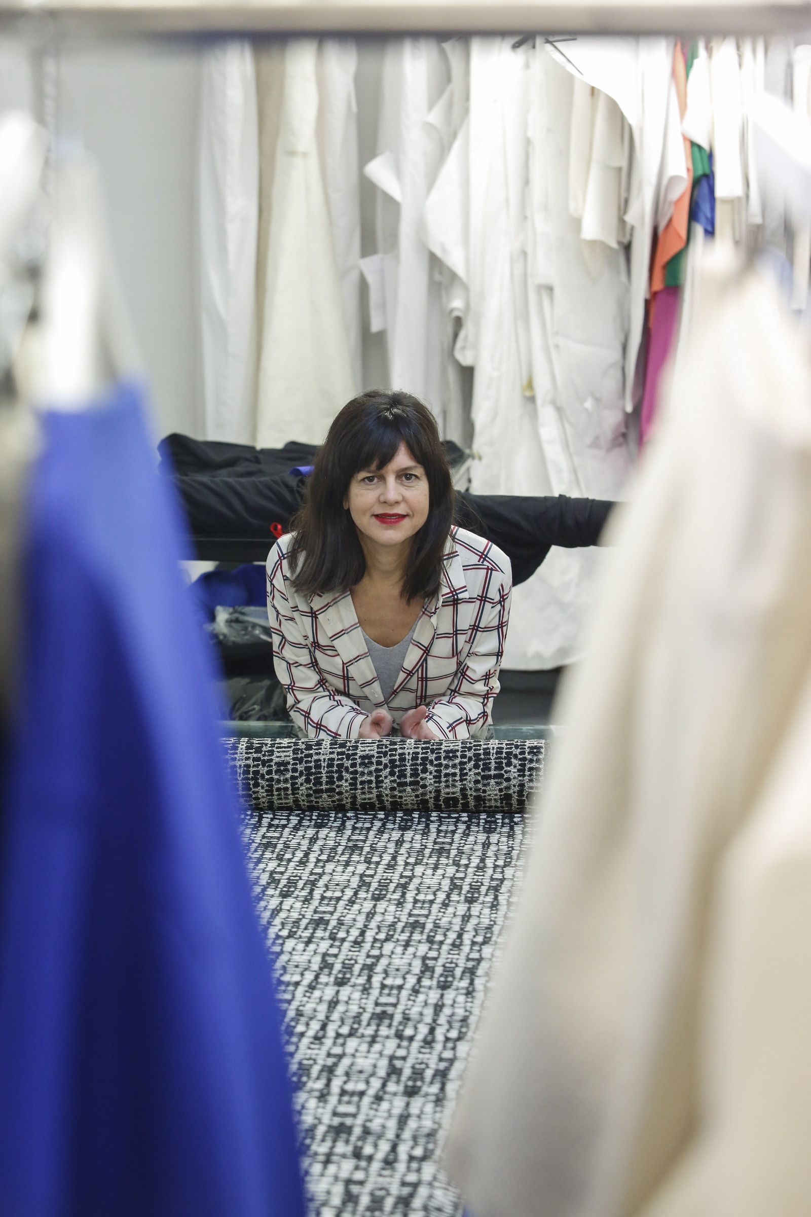 Pilar Dalbat, en uno de sus talleres de moda