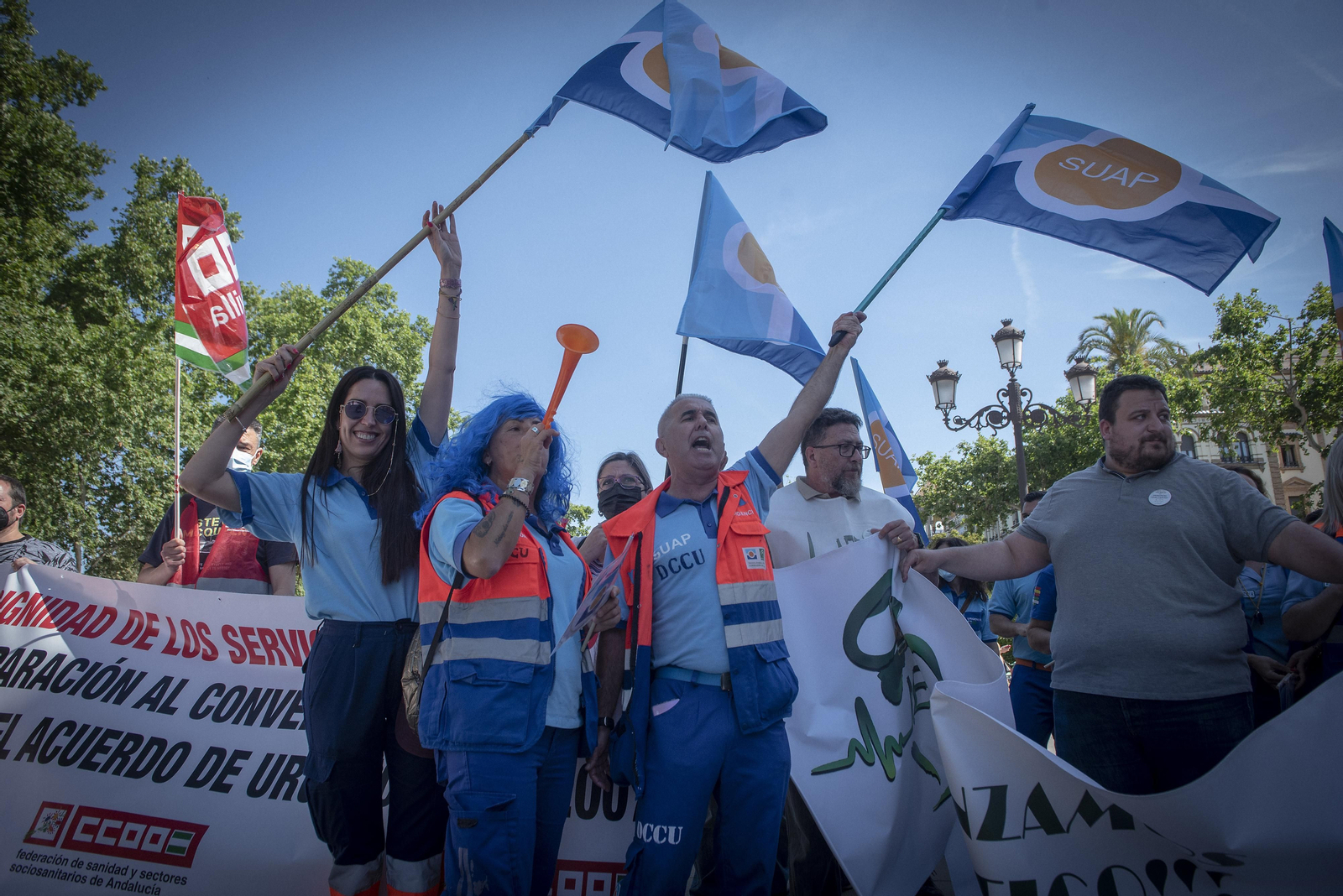 Las imágenes de la protesta de los profesionales de las urgencias y emergencias en Sevilla