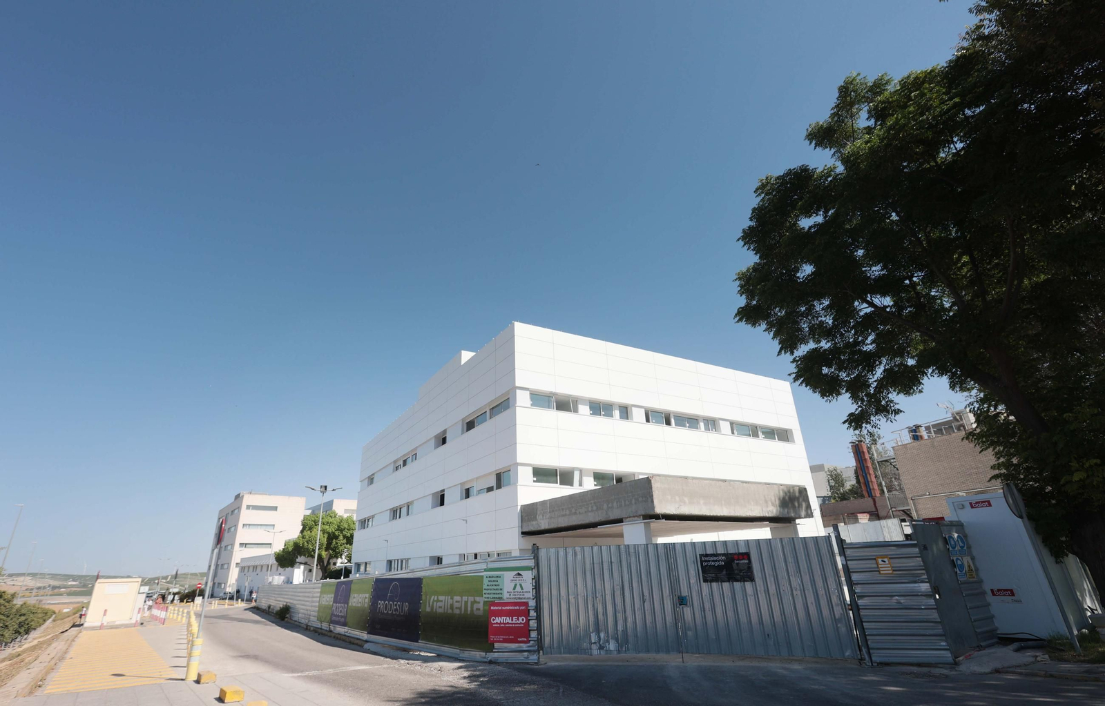 La comunidad terapéutica de salud mental que se ha construido junto al Hospital de Jerez, aún cerrada.