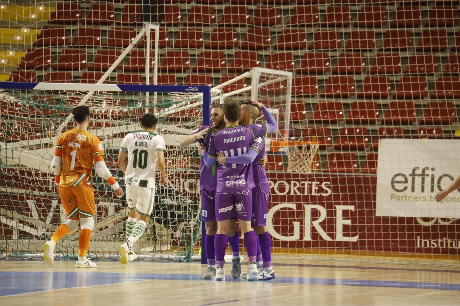 Las mejores fotos del ambiente en Vista Alegre para el Córdoba Futsal - Palma.