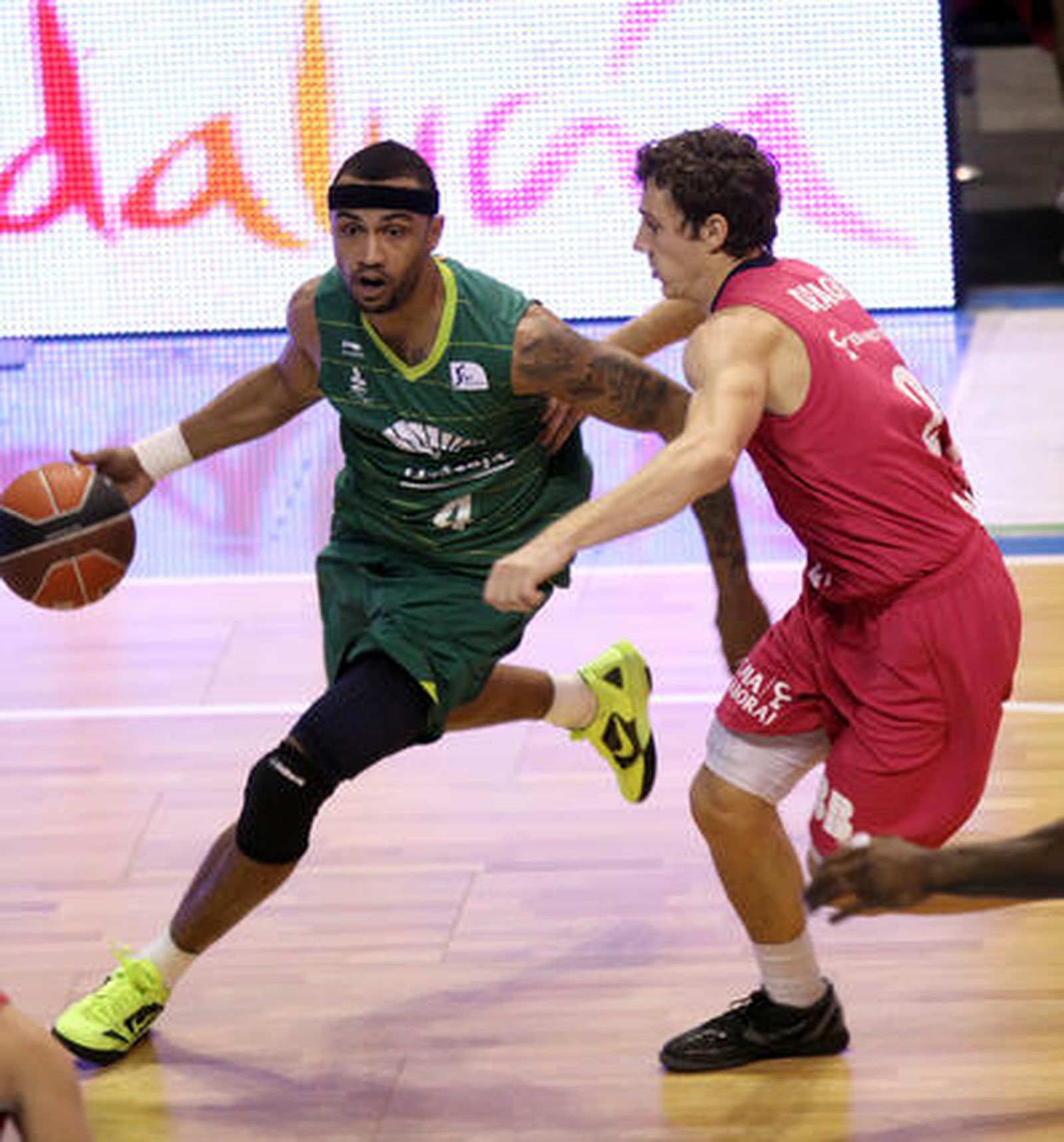 Unicaja vence al Caja Laboral en el Martín Carpena (79-66). / Migue Fernández