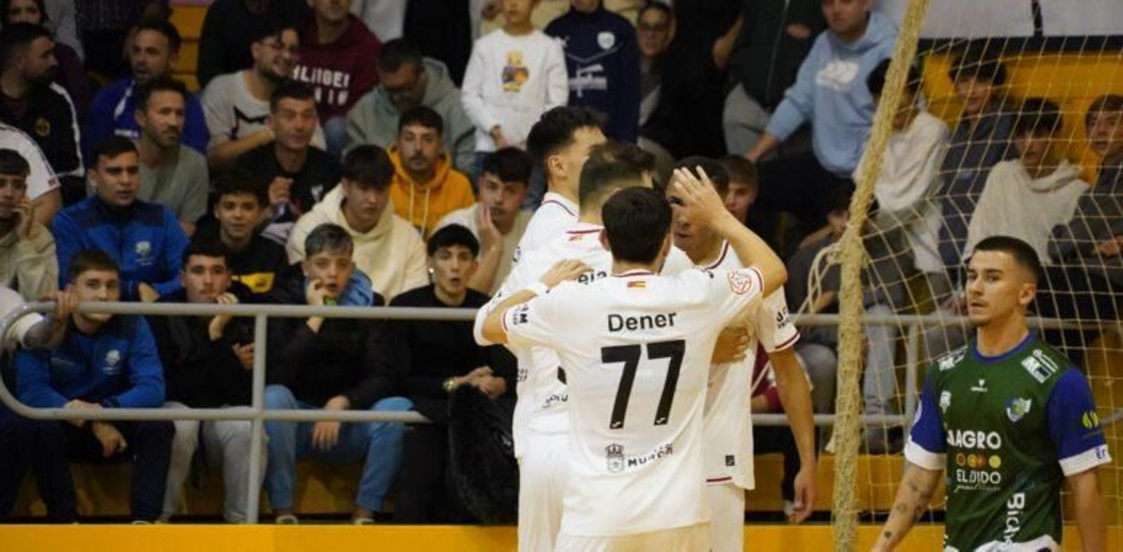 Los murcianos celebran uno de sus tantos frente a los ejidenses en el choque de octavos de Copa del Rey.
