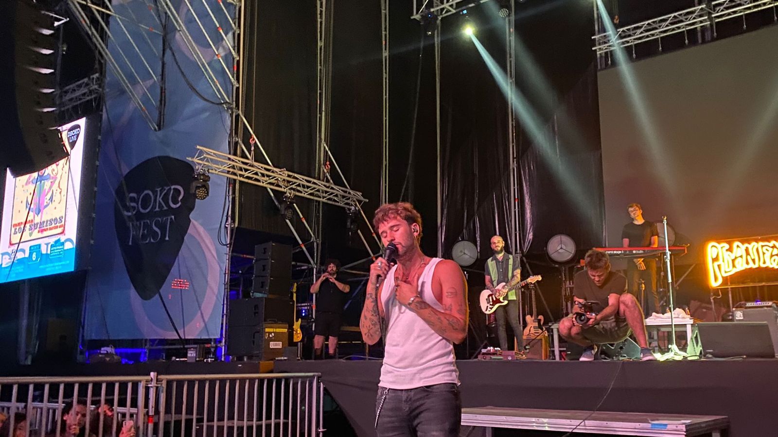 Otra imagen del cantante durante su concierto en DSoko Fest.