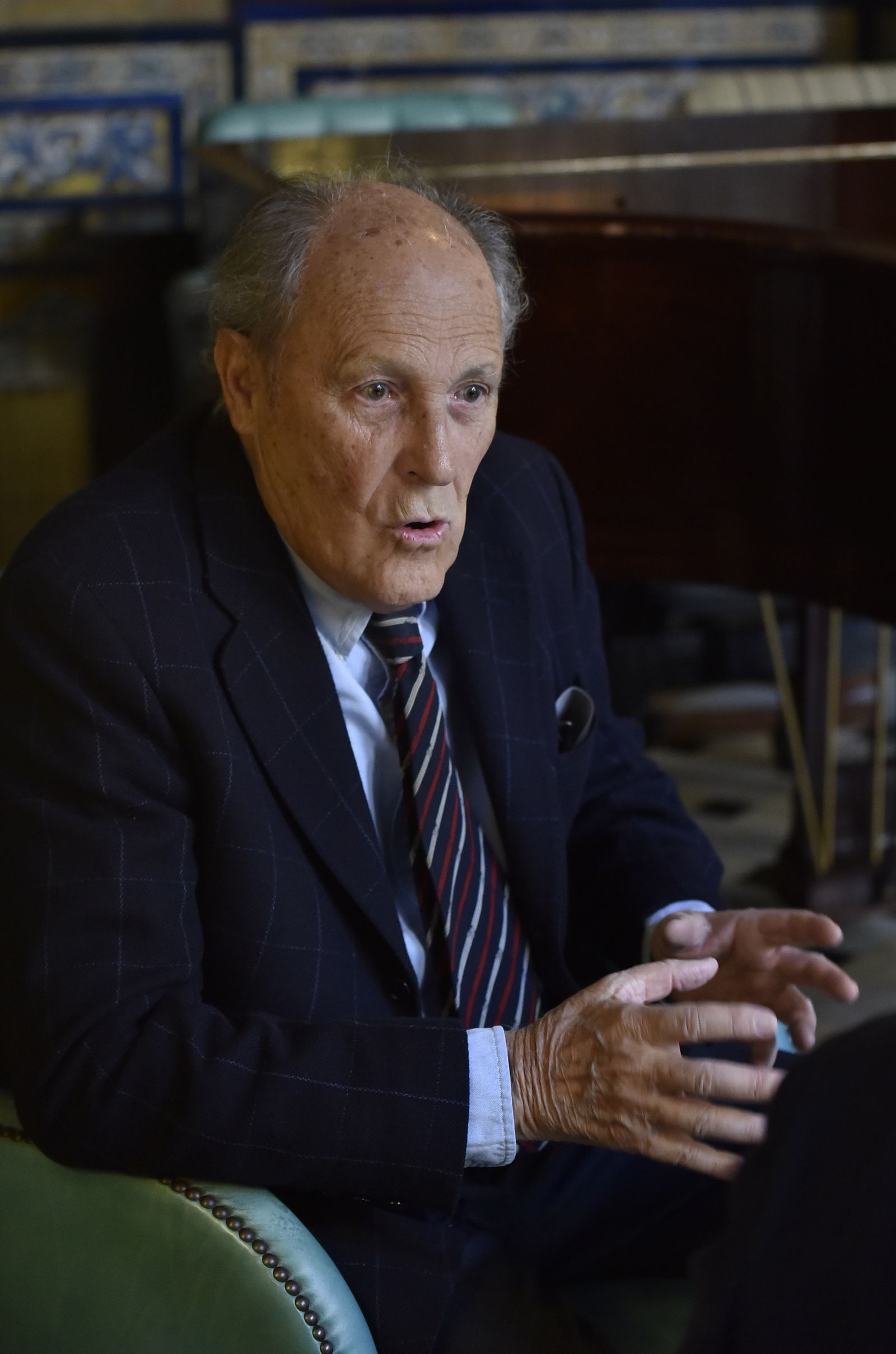 Carlos Pera, en el hotel Alfonso XIII, durante un momento de la entrevista.
