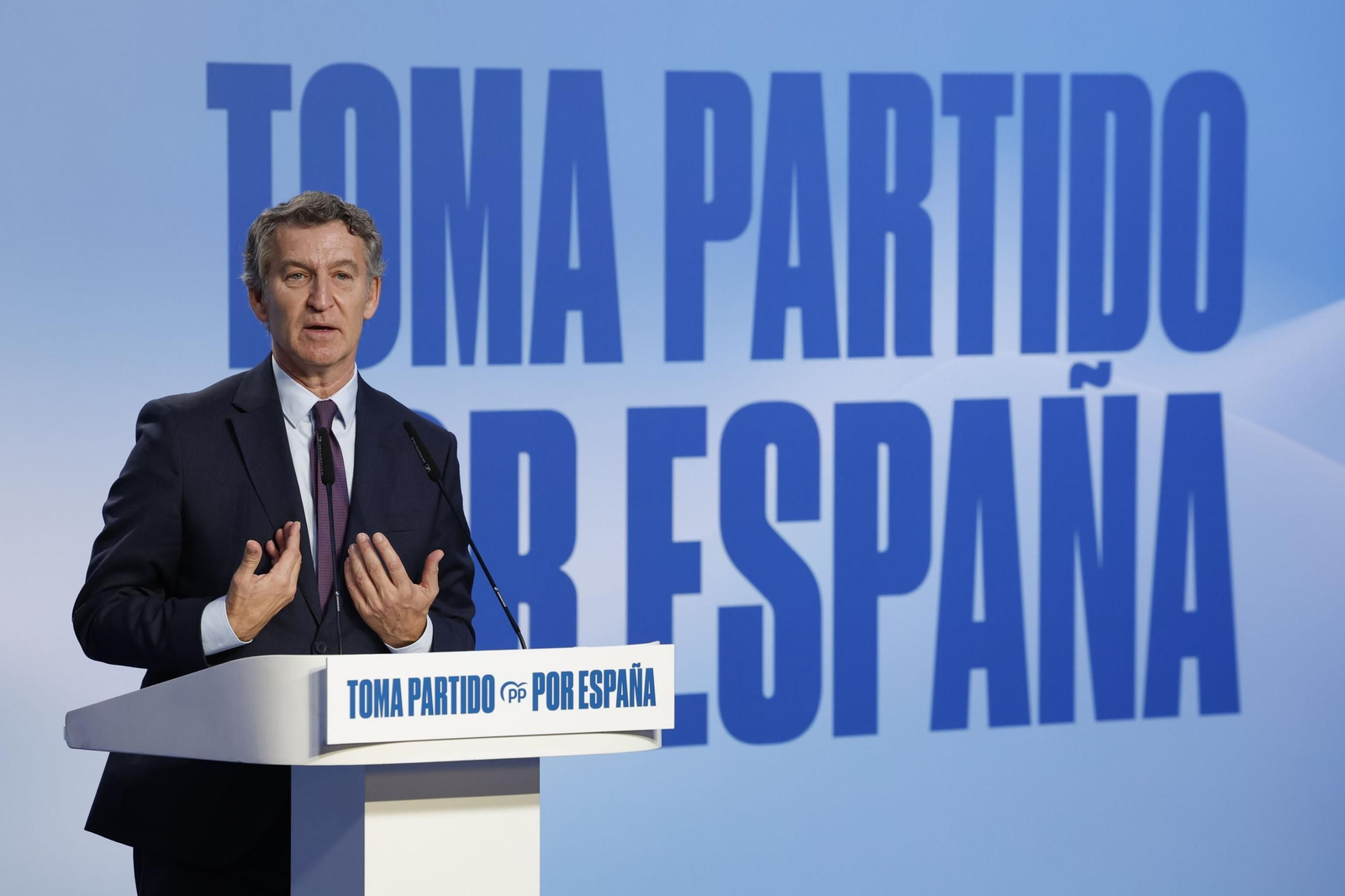El presidente del PP, Alberto Nuñez Feijóo, en la presentación su plan de inmigración en Barcelona.