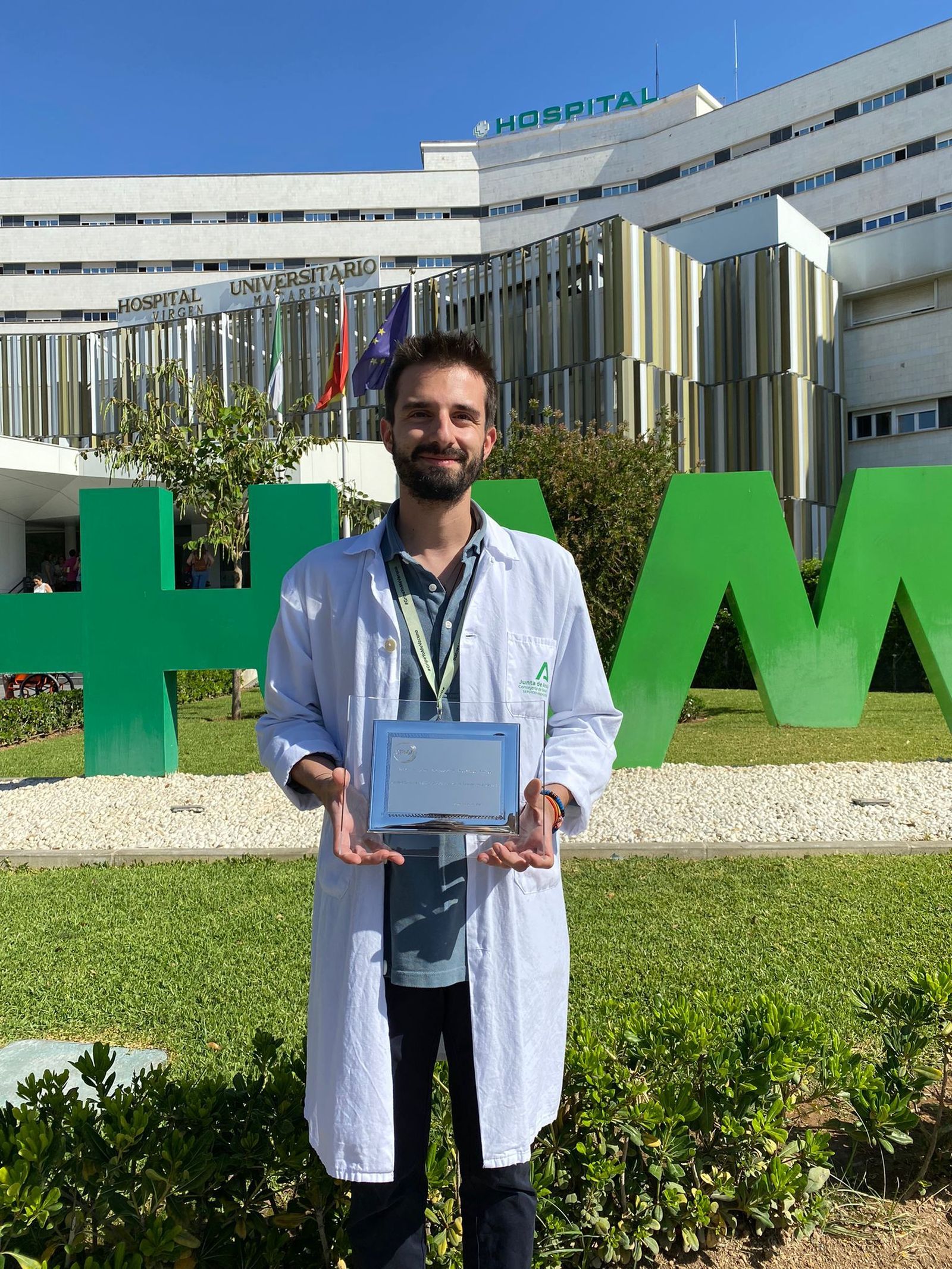 Manuel Delgado, médico interno residente premiado.