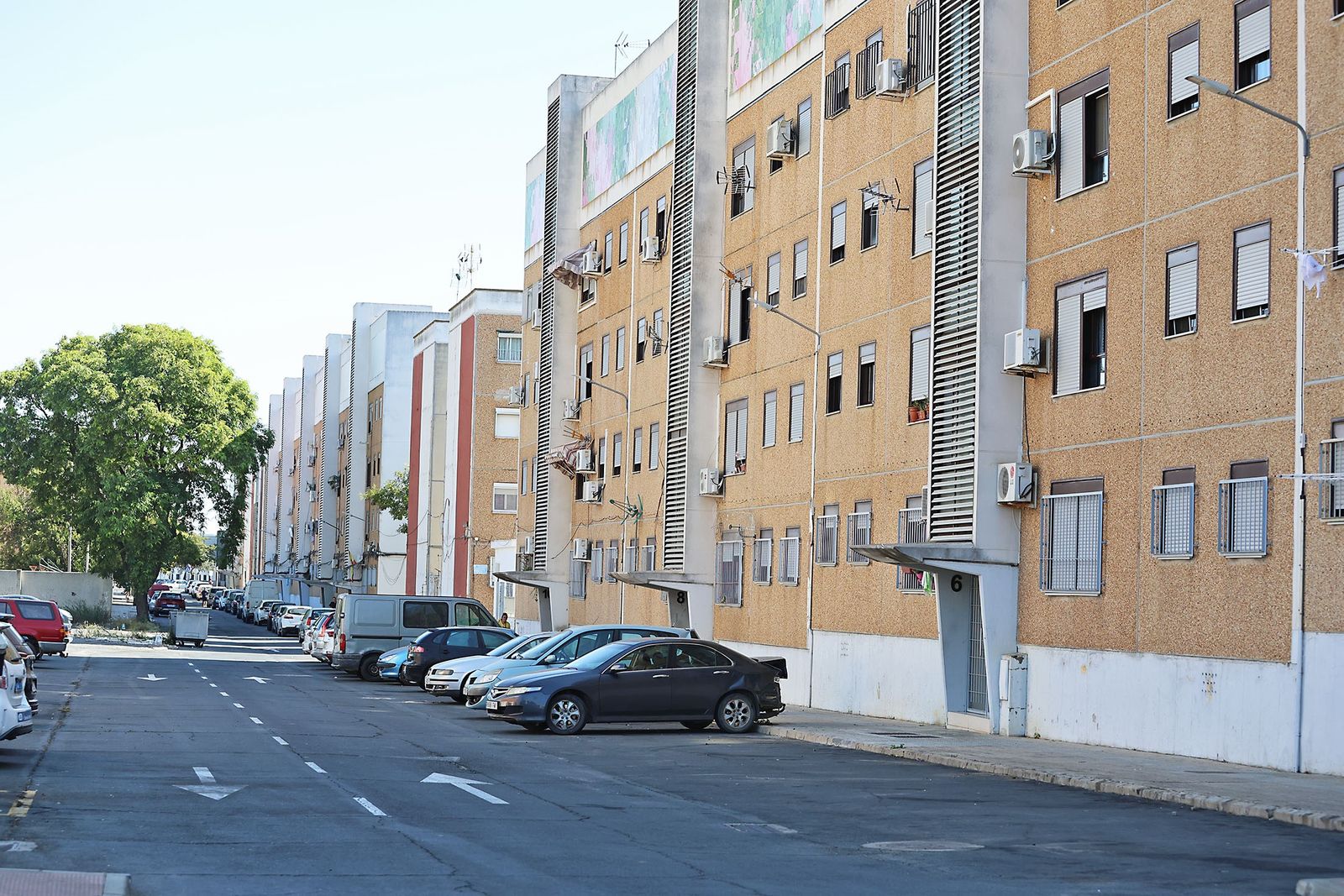 La barriada de El Torrejón amanecía tranquila este miércoles tras el tiroteo del martes.