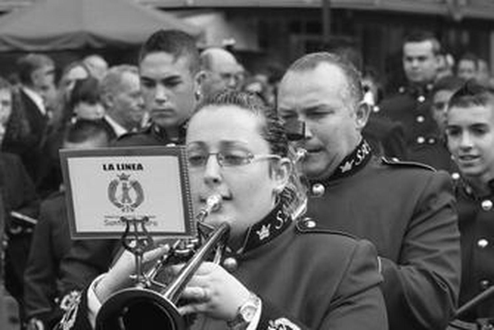 La banda de cornetas y tambores Santa Bárbara, durante la procesión de la Inmaculada Concepción.