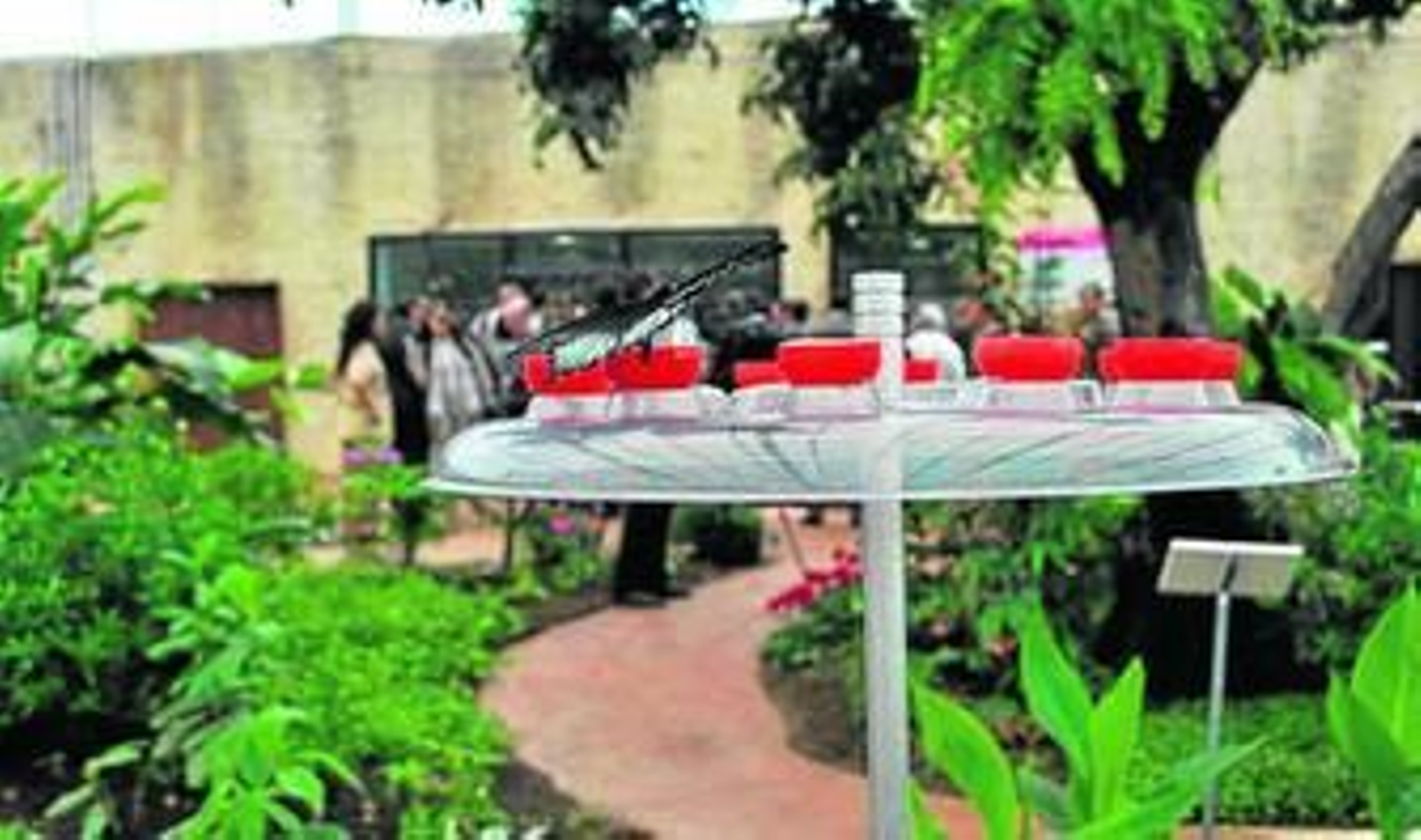 El edificio singular que alberga este peculiar zoológico.