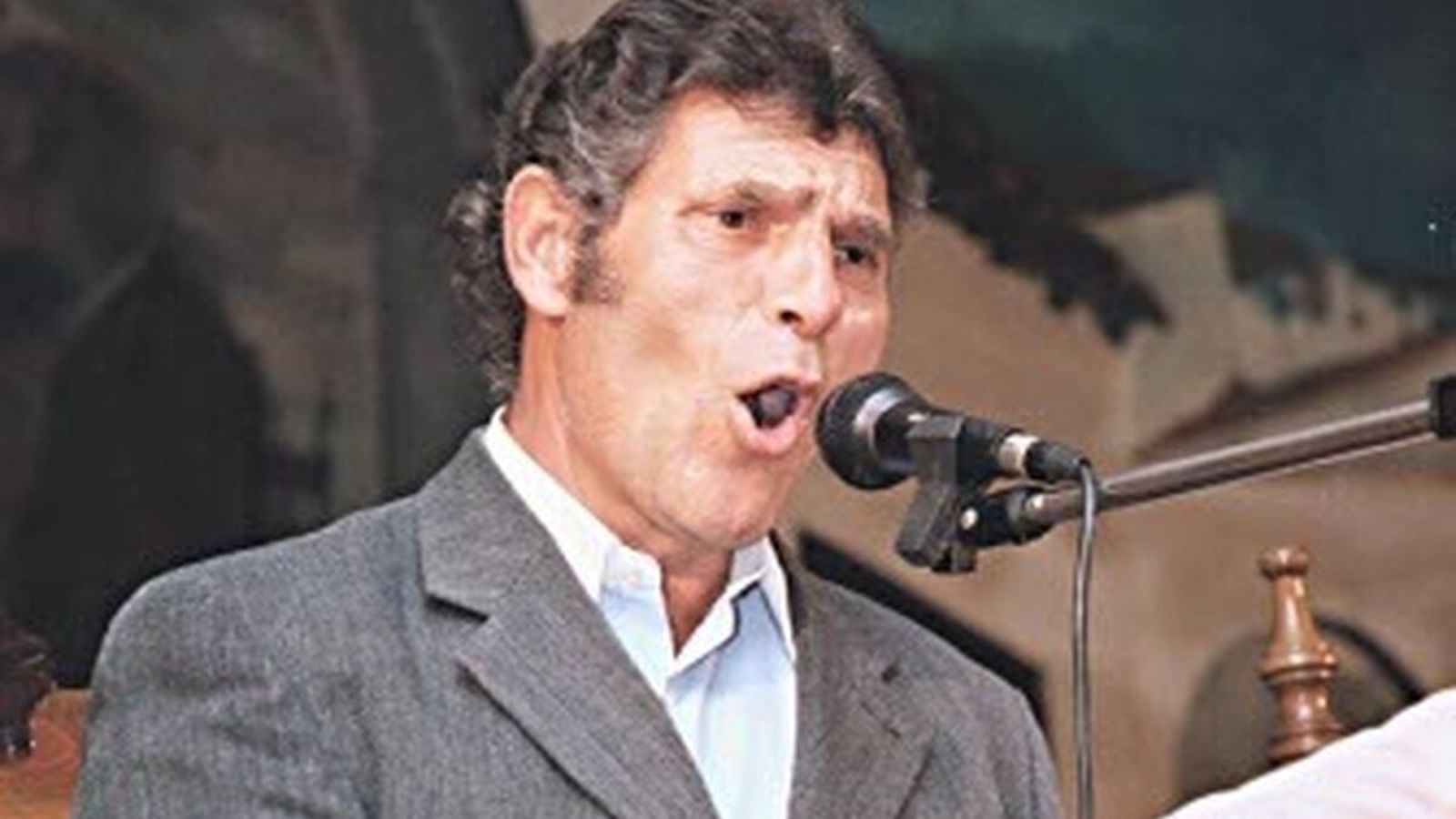 El Turronero, durante una actuación.