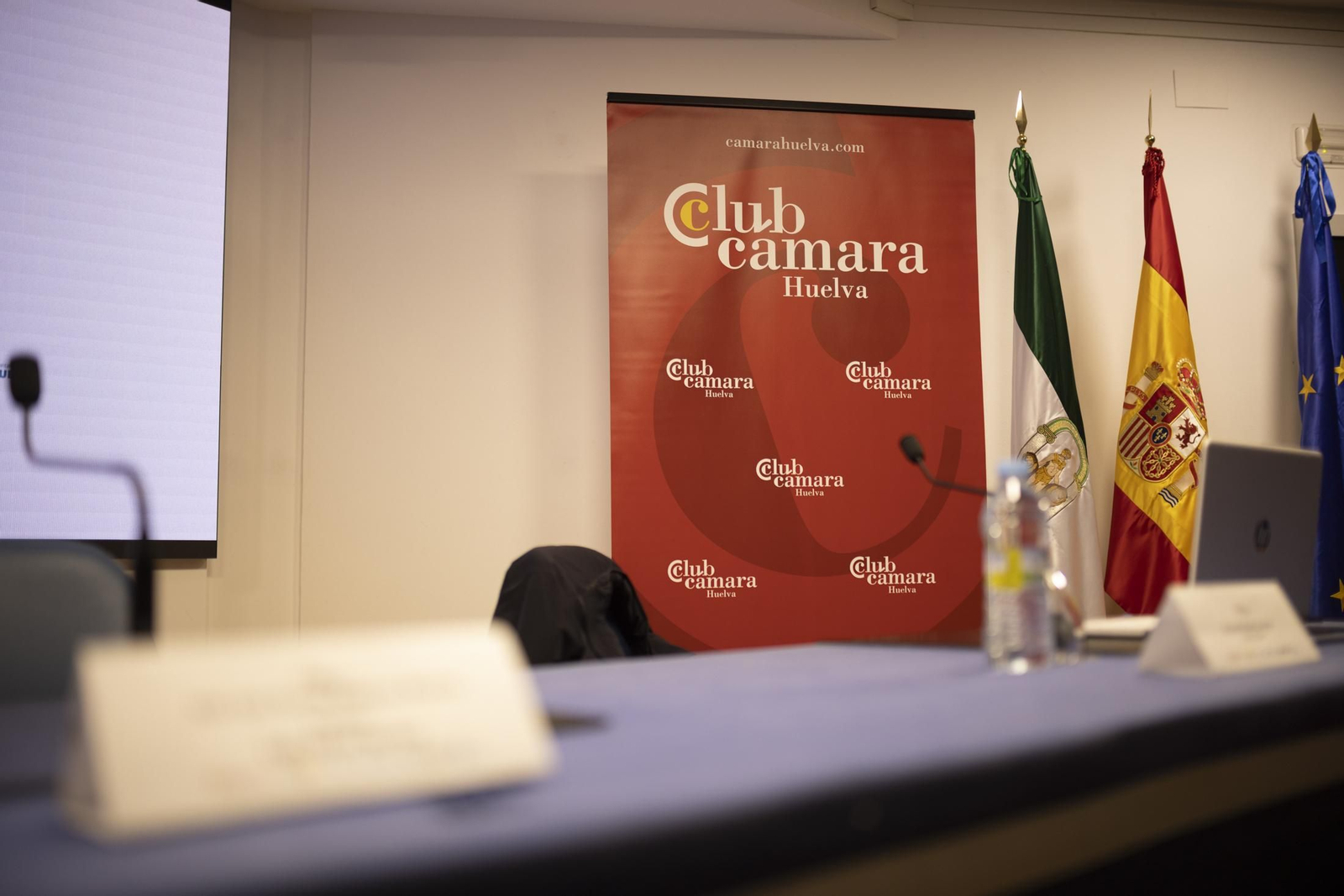 Imágenes de la conferencia de Ricardo Martínez Rico organizada por Club Cámara en la Fundación Caja Rural del Sur