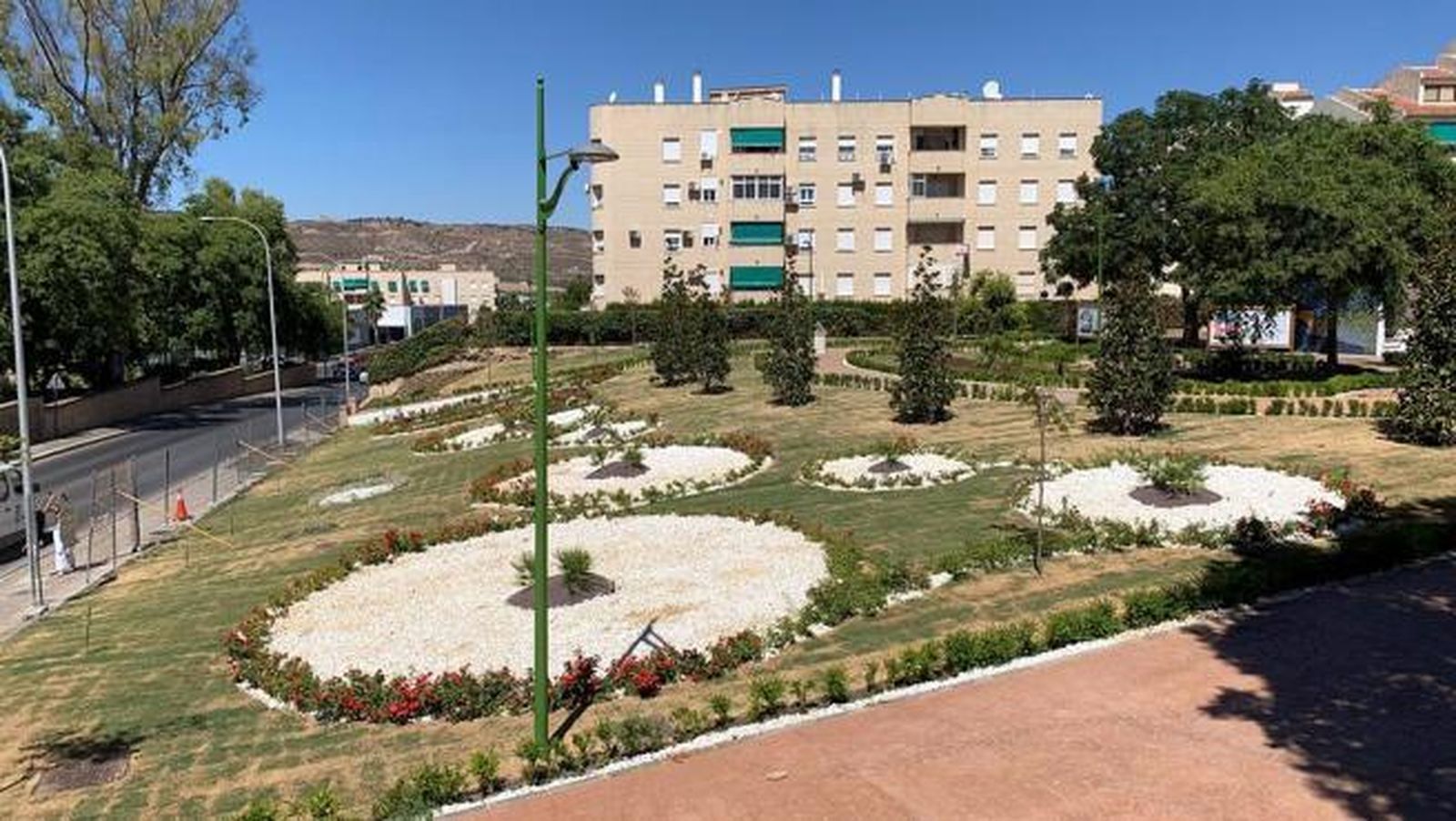 Parque situado en la antigua glorieta de Rojas Pérez de Antequera.