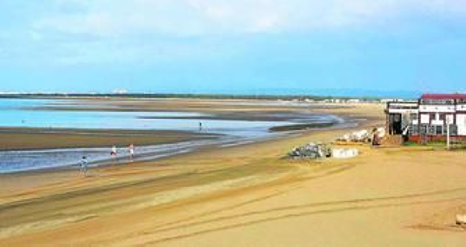 Zona de la playa de Isla Canela objeto de las tareas de regeneración.