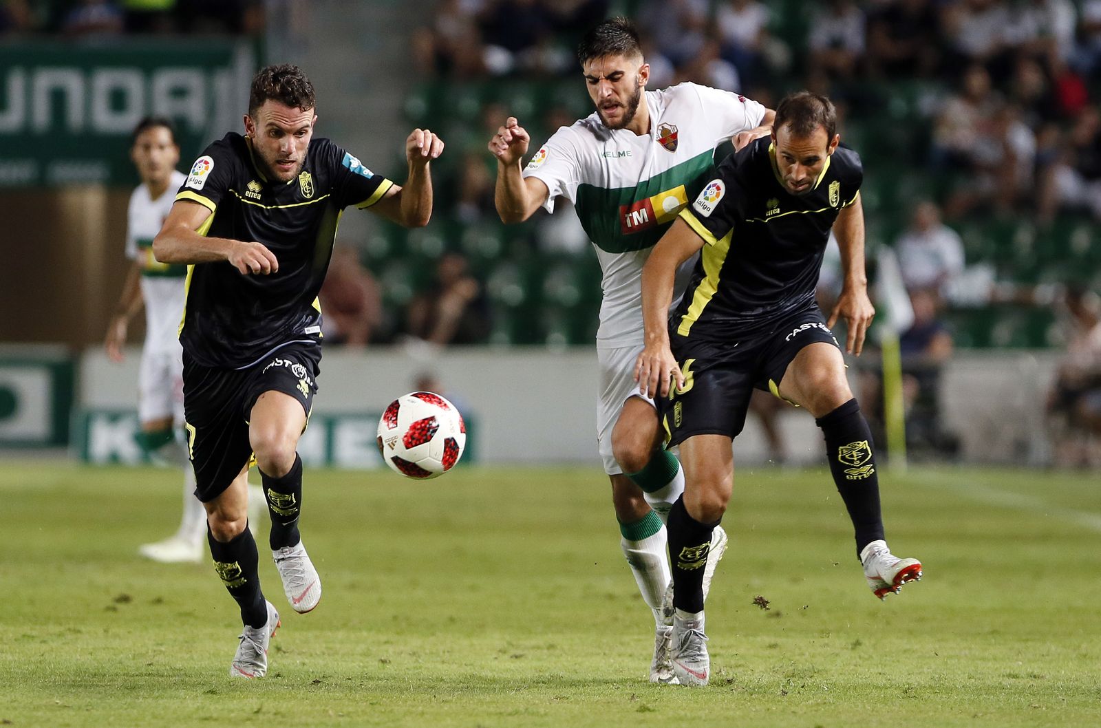 Quini, a la izquierda, será el encargado de suplir en Tarragona la ausencia de Álex Martínez