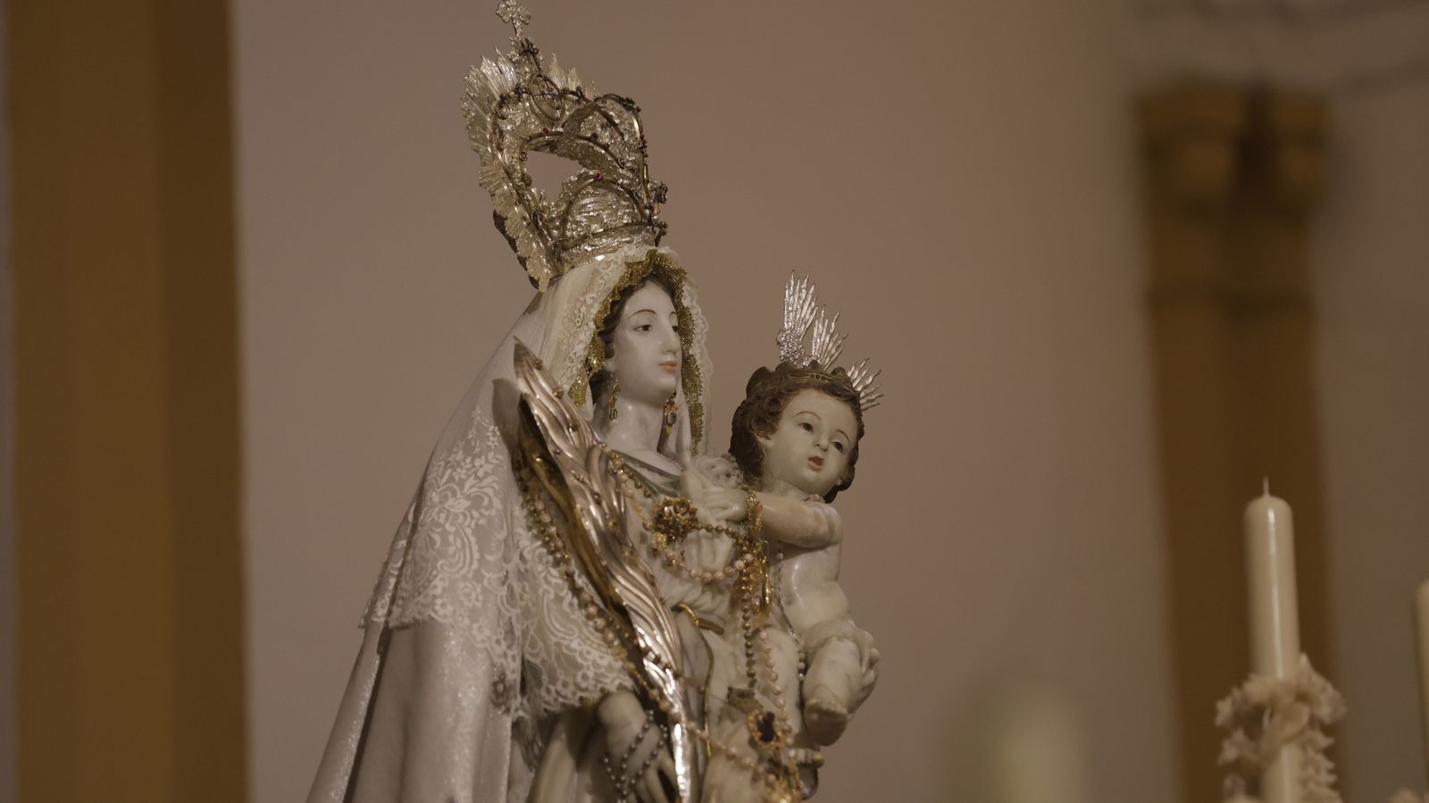 Preparativos en las iglesias de Algeciras para la Magna Mariana, en imágenes