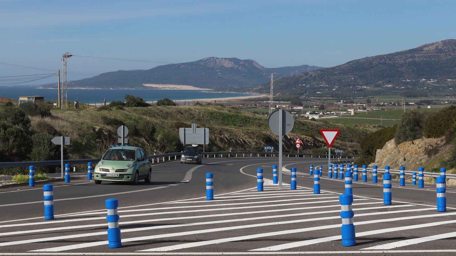 Poco tráfico en los accesos a Tarifa.