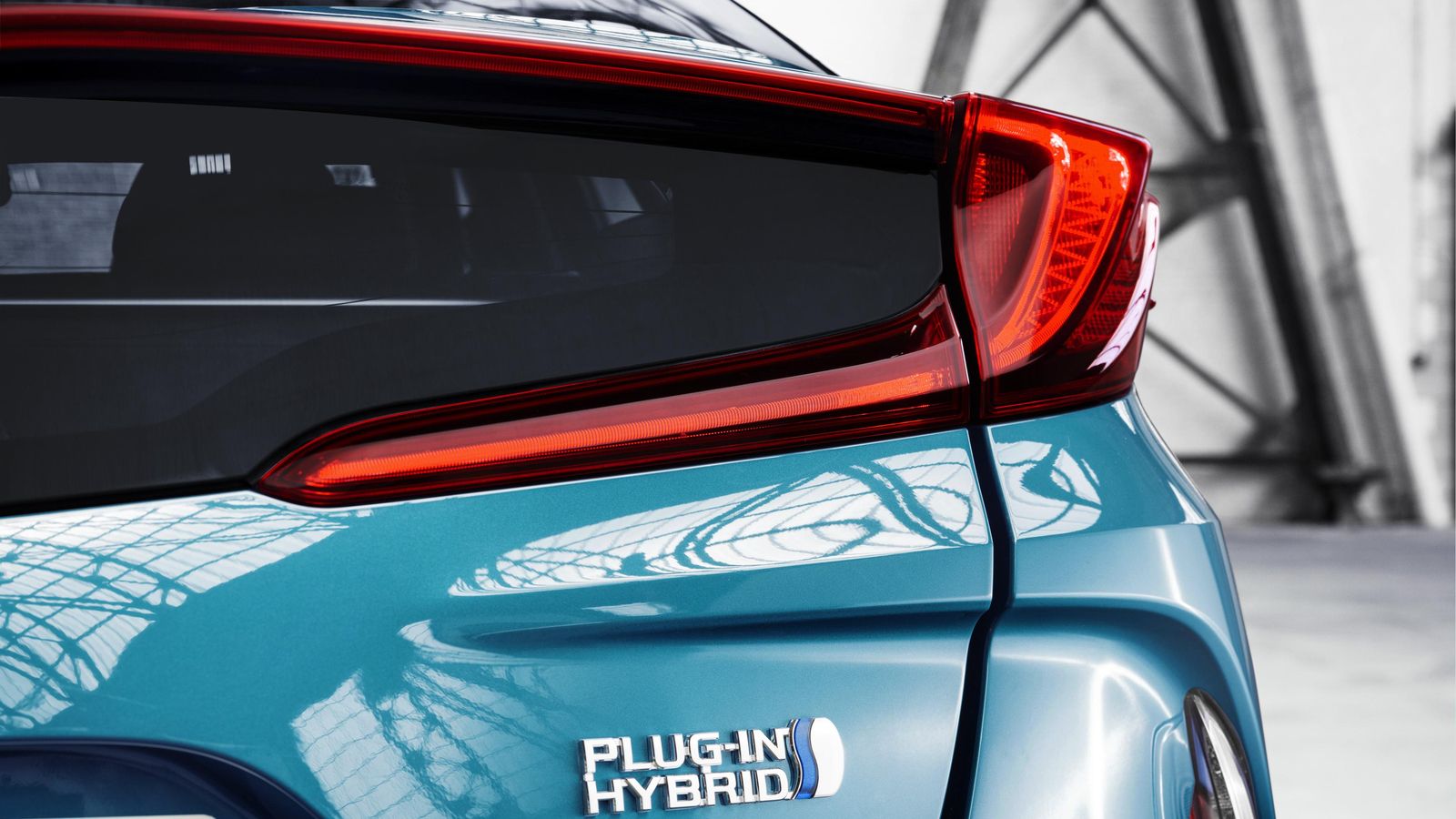 No se trata de la primera versión híbrida enchufable del Prius, que ya contó con una durante cuatro años, pero sí de una adaptación a los tiempos, con 45 km de autonomía eléctrica.