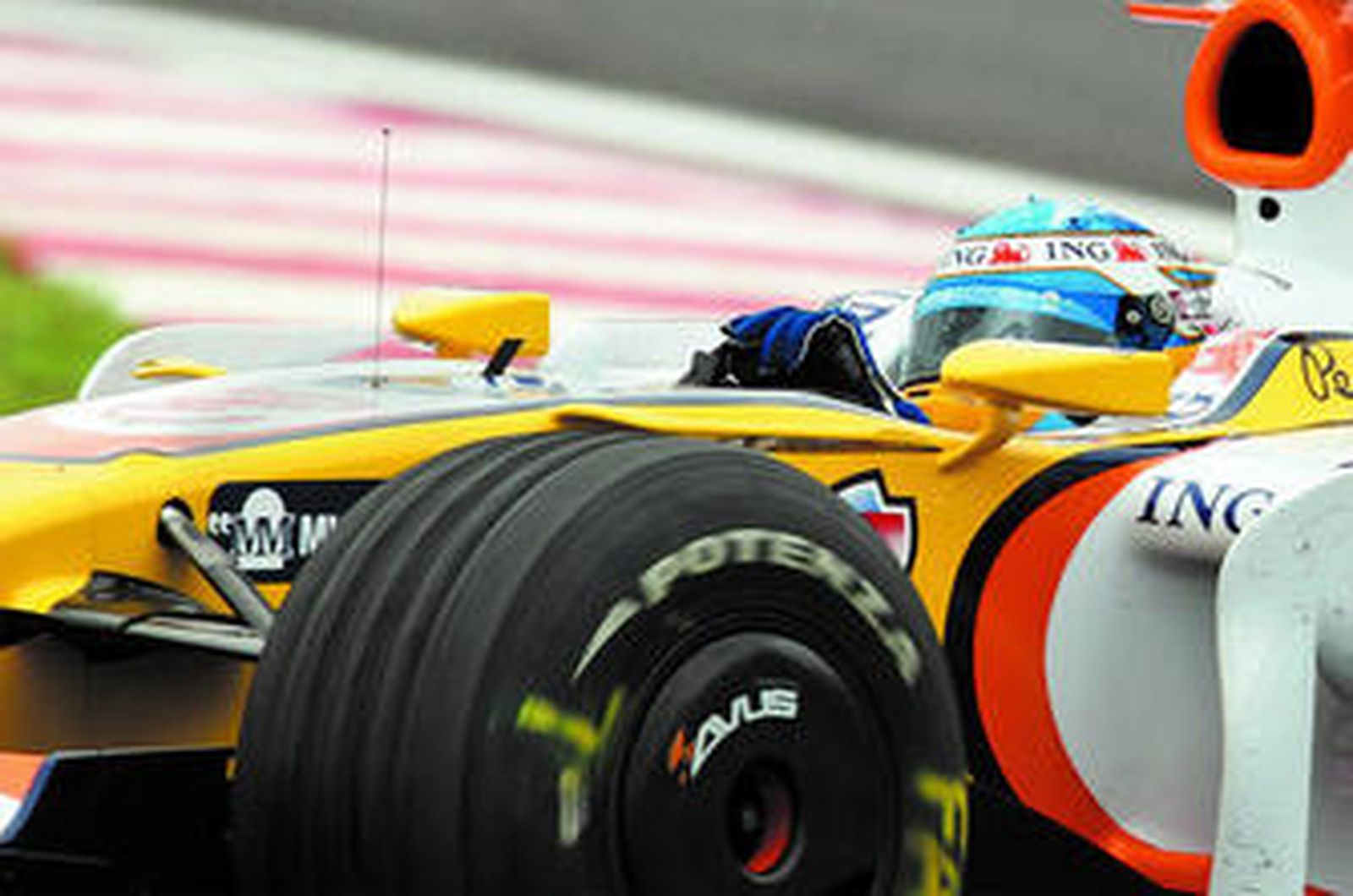 Fernando Alonso, en la sesión libre de ayer en Interlagos.