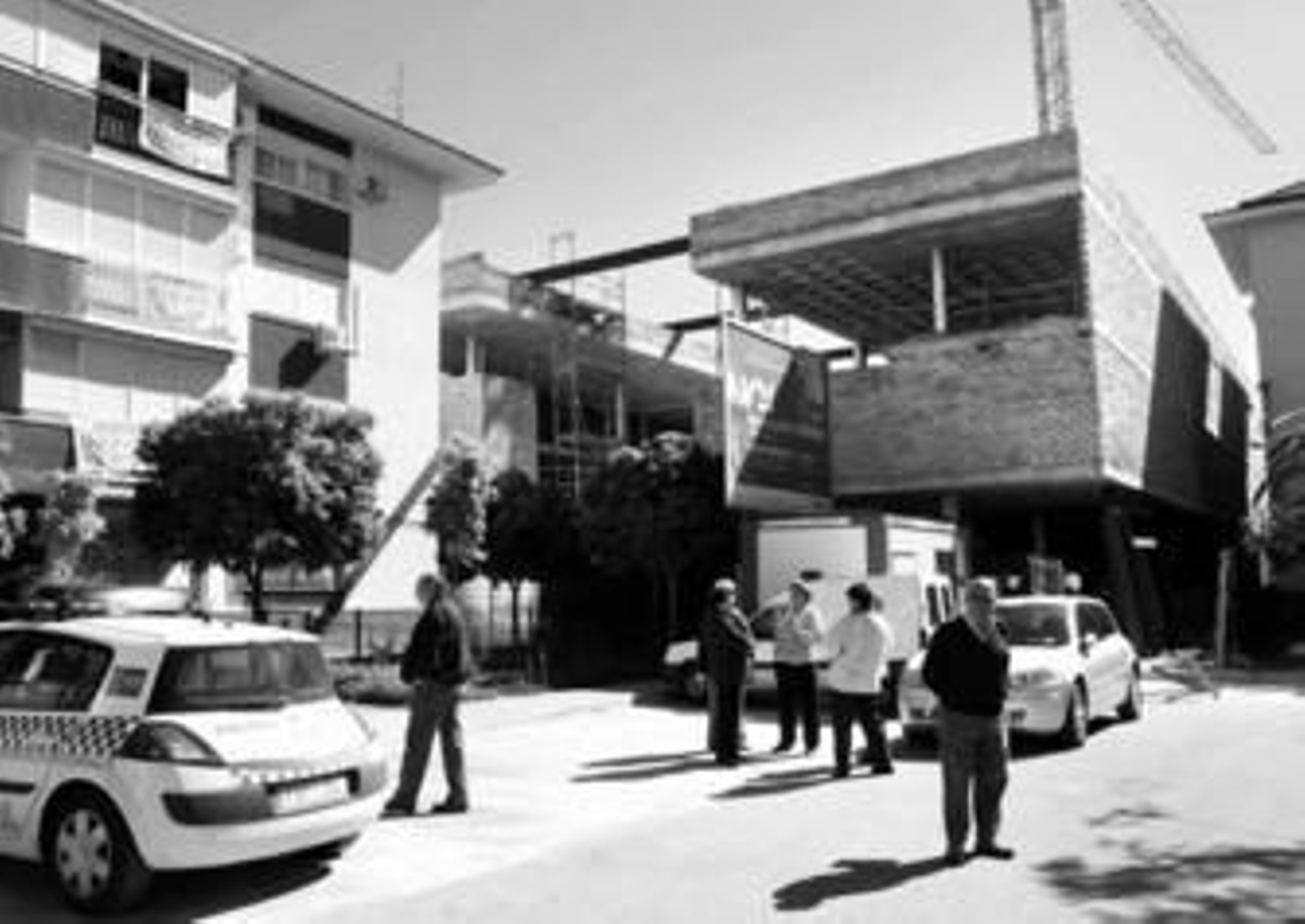 Urbanismo pacta trasladar el centro comercial de Alcosa a Los Bermejales