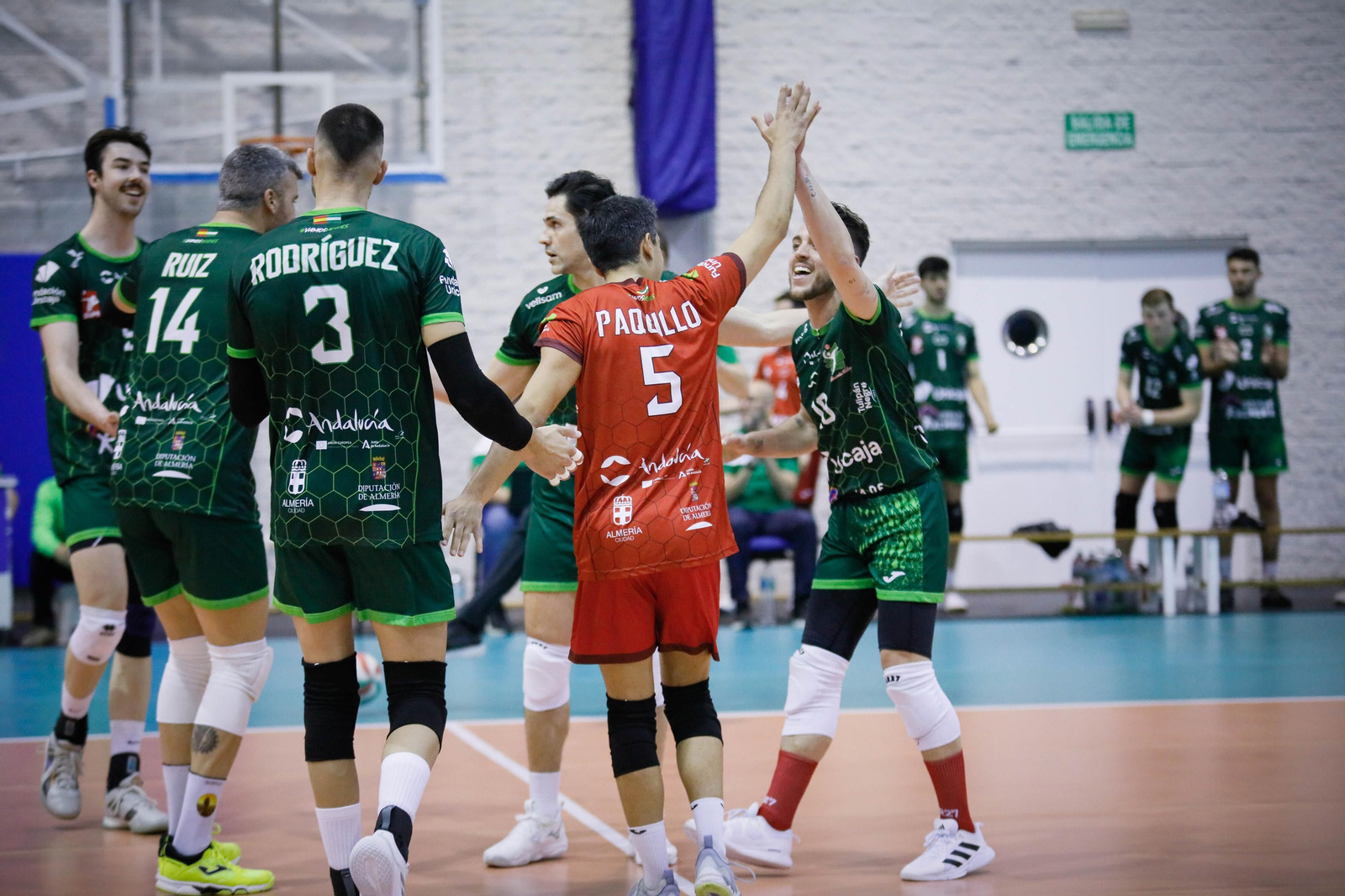 Imágenes del Unicaja Almería frente al conjunto valenciano de voleibol
