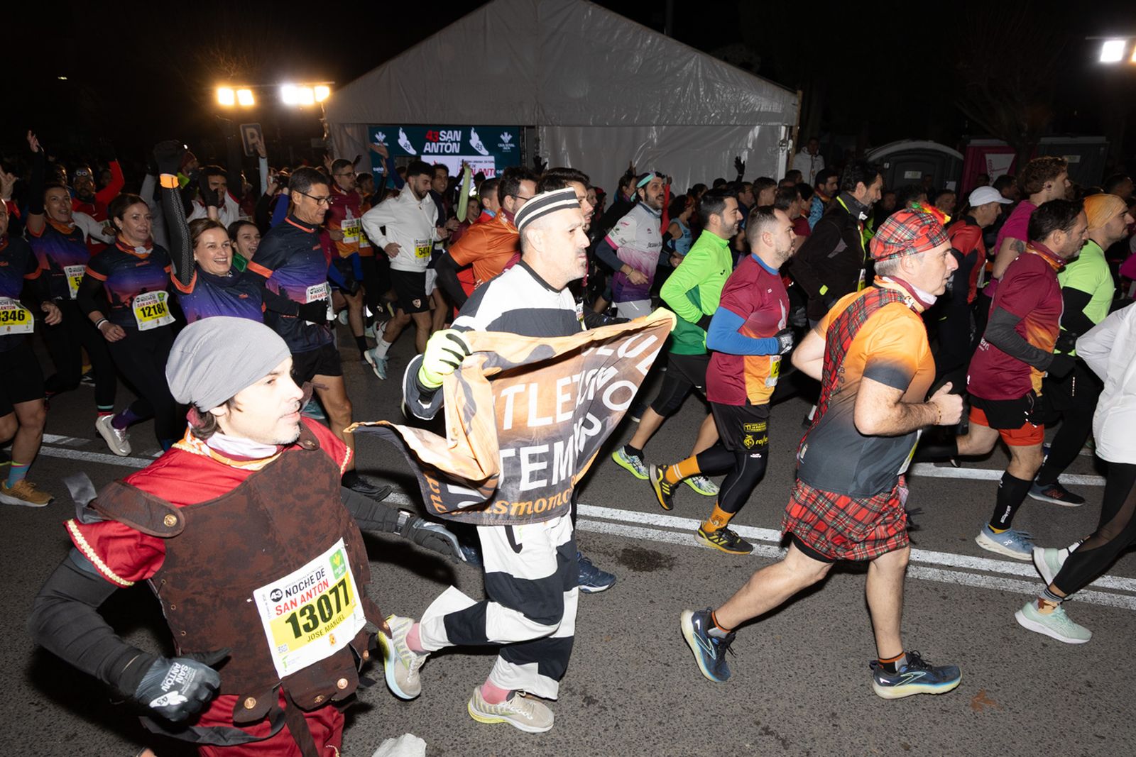 Encuéntrate en la salida de la Carrera de San Antón 2026, en imágenes (2)