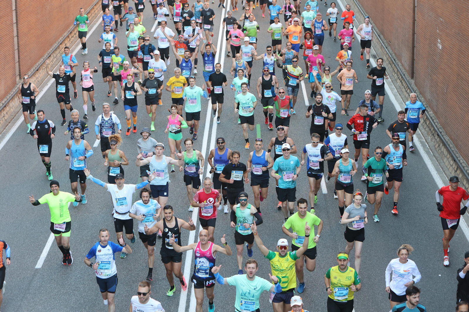 Búscate en la Zurich maratón de Sevilla