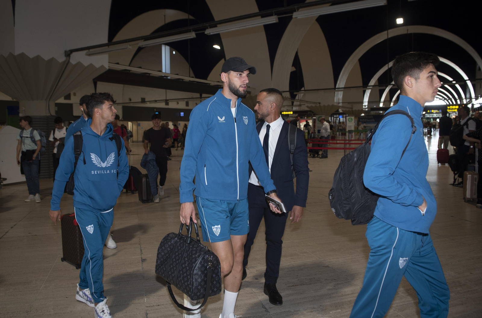 La salida del Sevilla a Turín, en imágenes