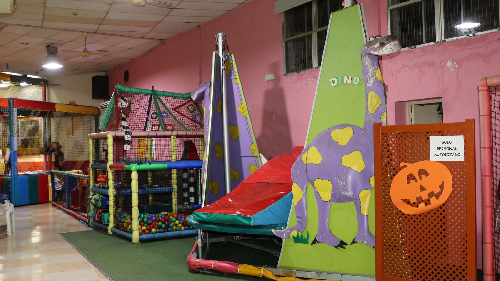 Una de las zonas del parque infantil Dinoland Huelva